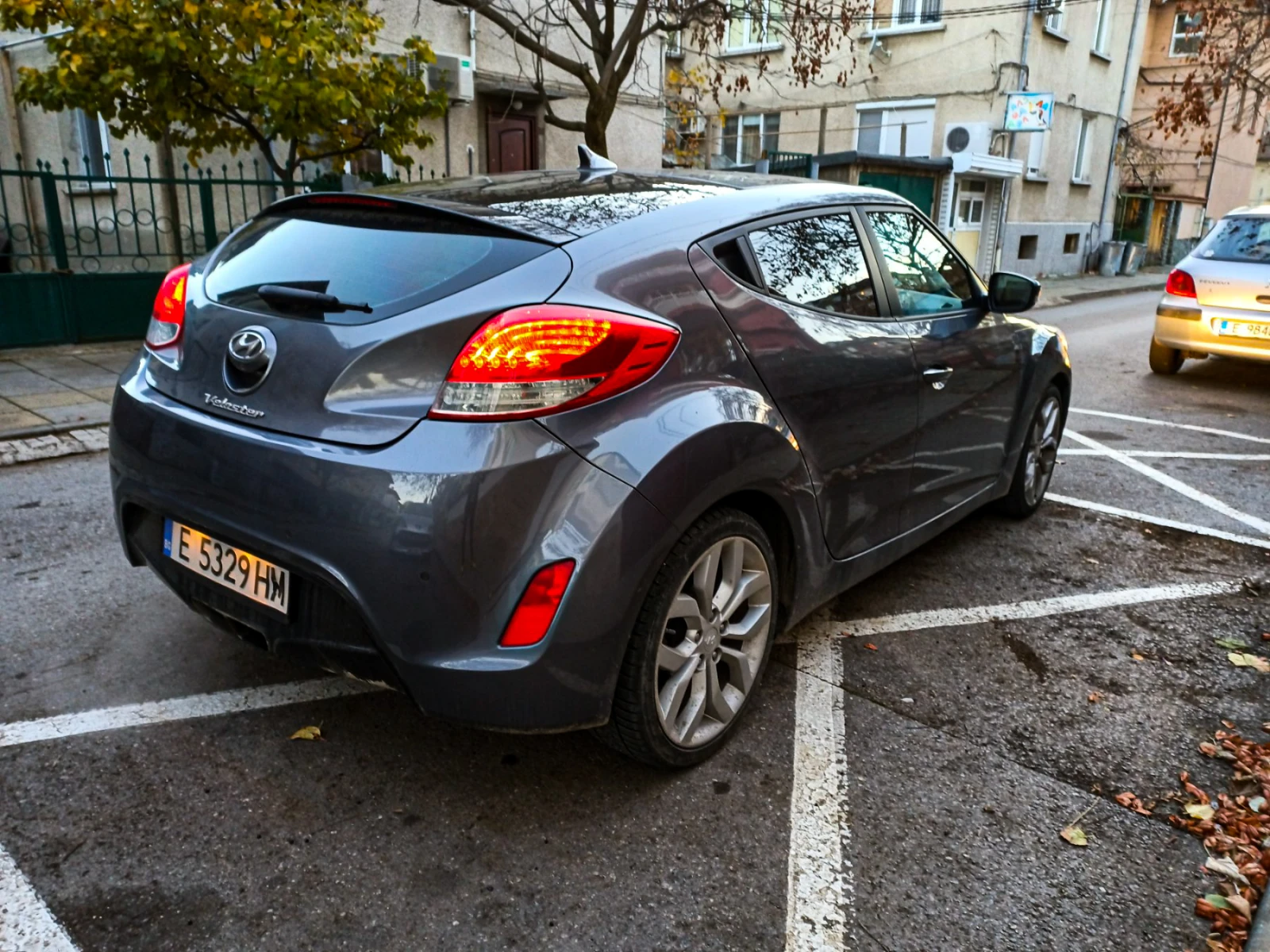 Hyundai Veloster  1.6 GDI Камера/18"/Швейцарски - изображение 7