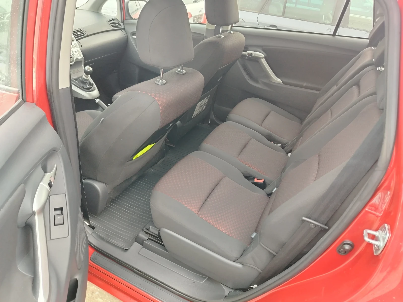 Toyota Verso 2.0 D4D | Mobile.bg — изображение 11