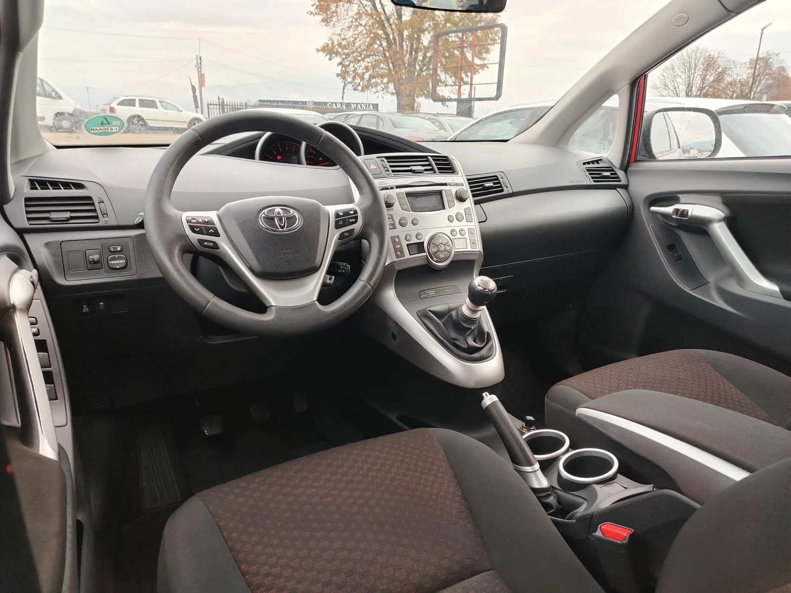 Toyota Verso 2.0 D4D | Mobile.bg — изображение 12