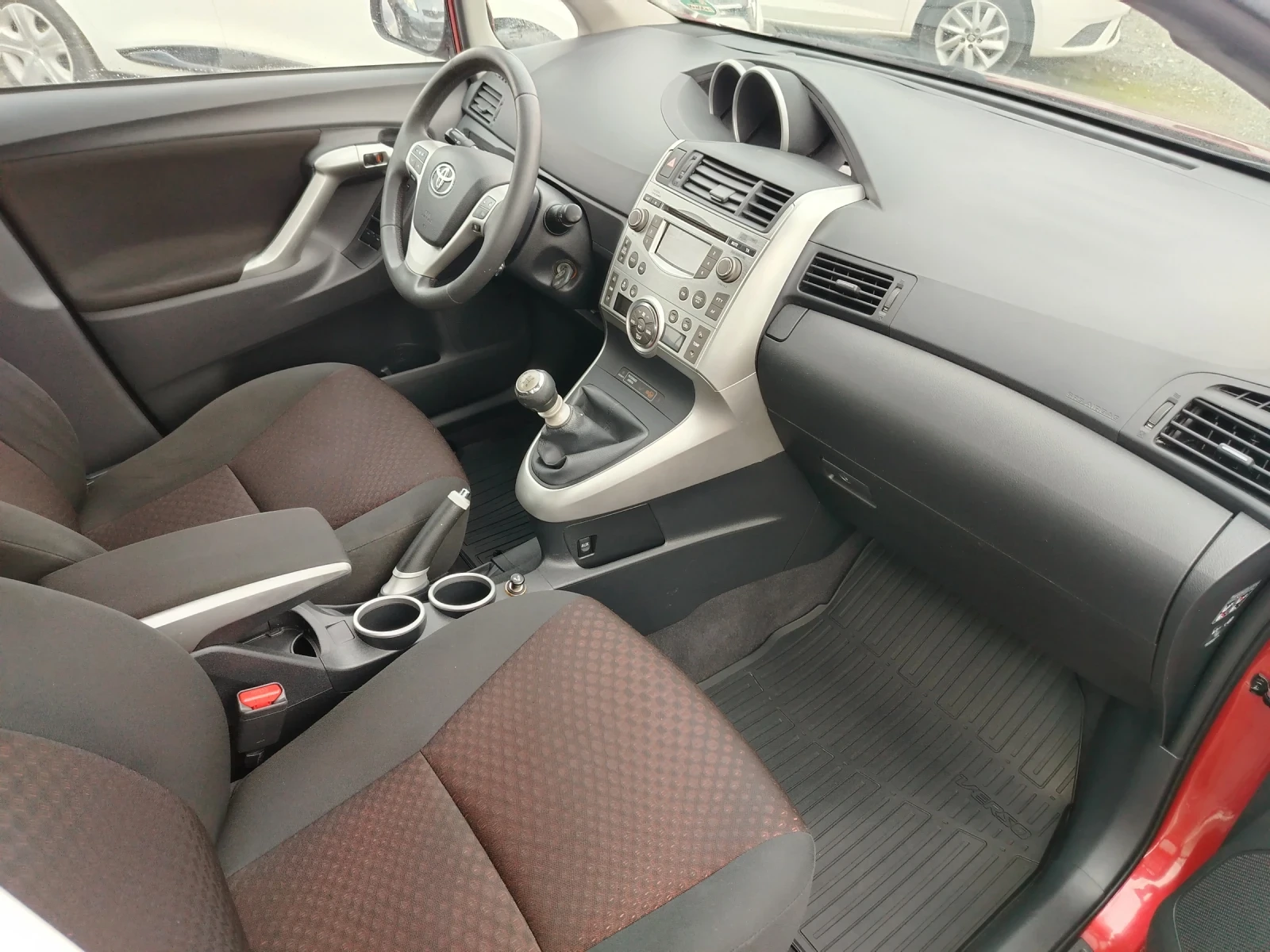 Toyota Verso 2.0 D4D | Mobile.bg — изображение 13