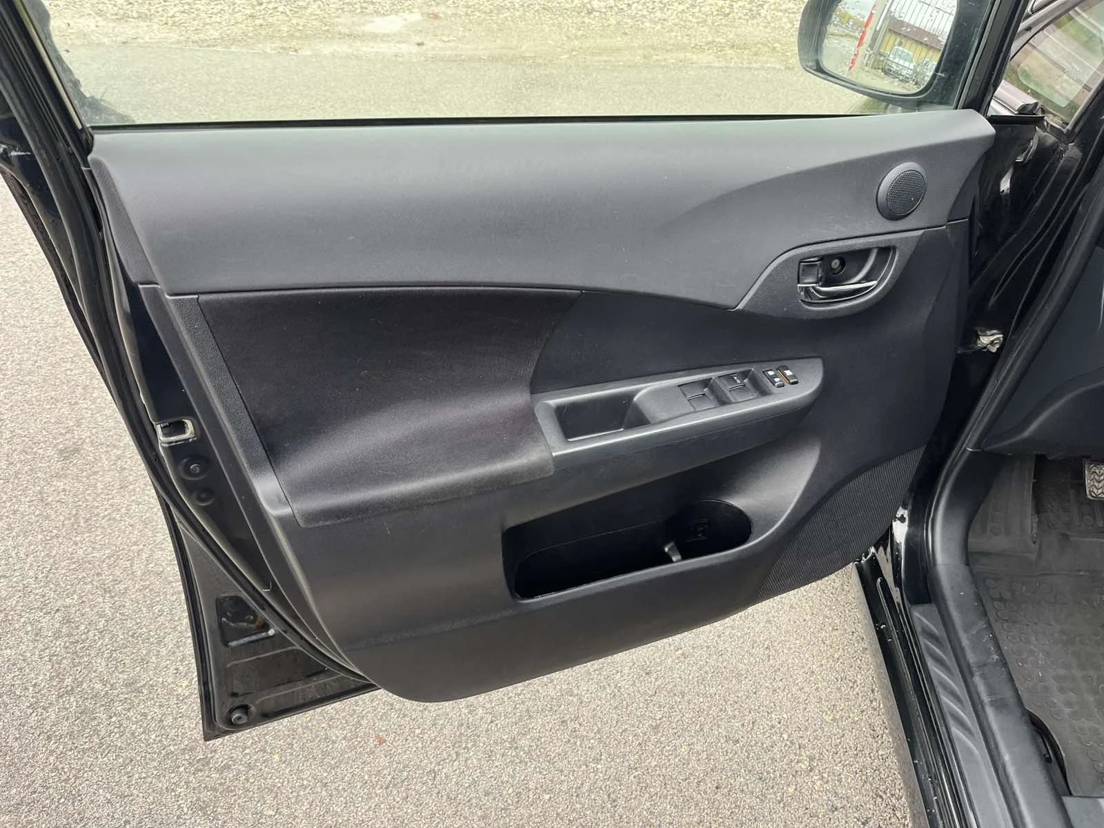 Toyota Verso S 1.4 D4D 90кс 6 СКОРОСТИ EURO 5A КЛИМАТРОНИК - изображение 7