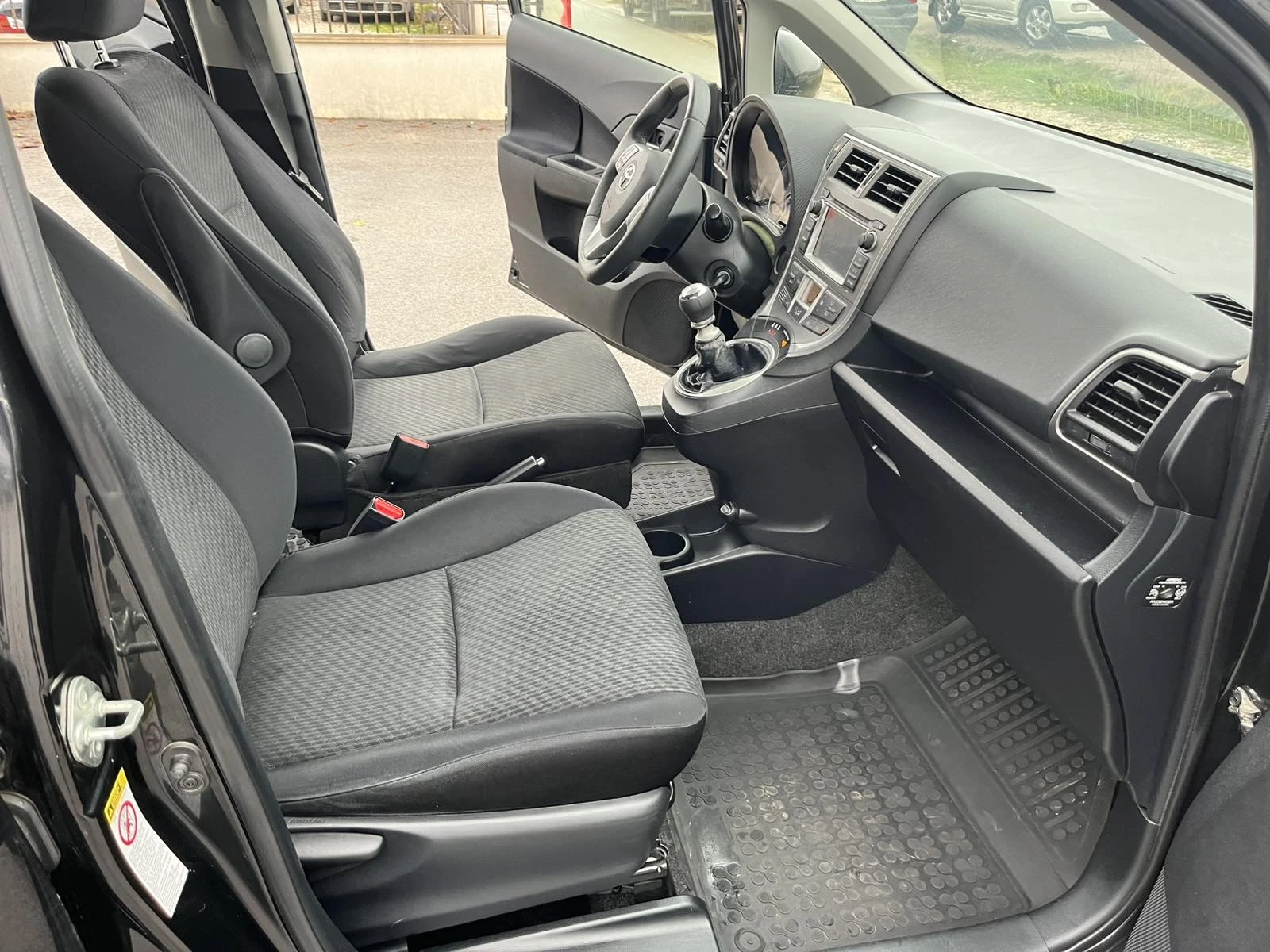 Toyota Verso S 1.4 D4D 90 6  EURO 5A  | Mobile.bg   11