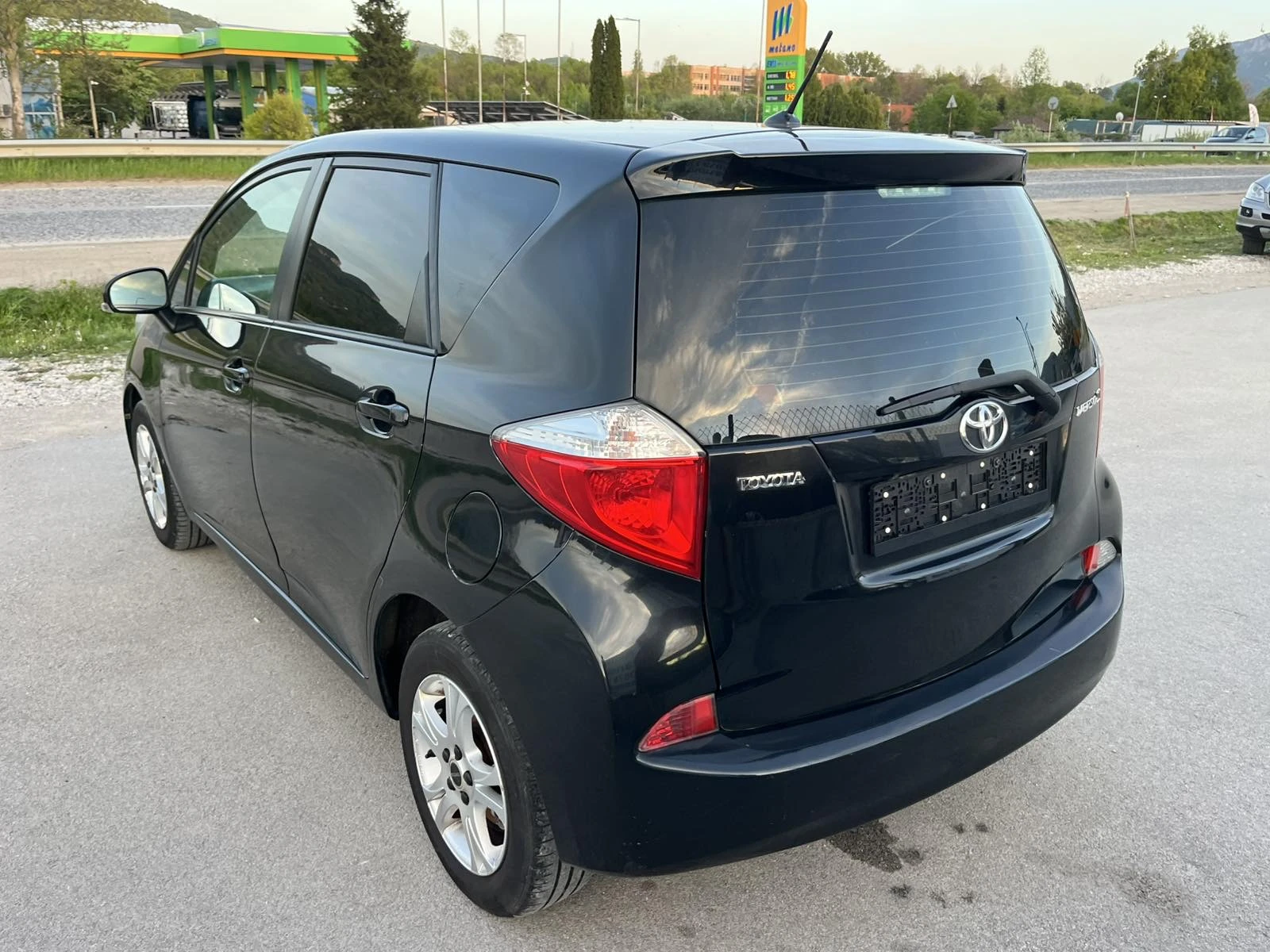Toyota Verso S 1.4 D4D 90кс 6 СКОРОСТИ EURO 5A КЛИМАТРОНИК, снимка 5 - Автомобили и джипове - 52474192
