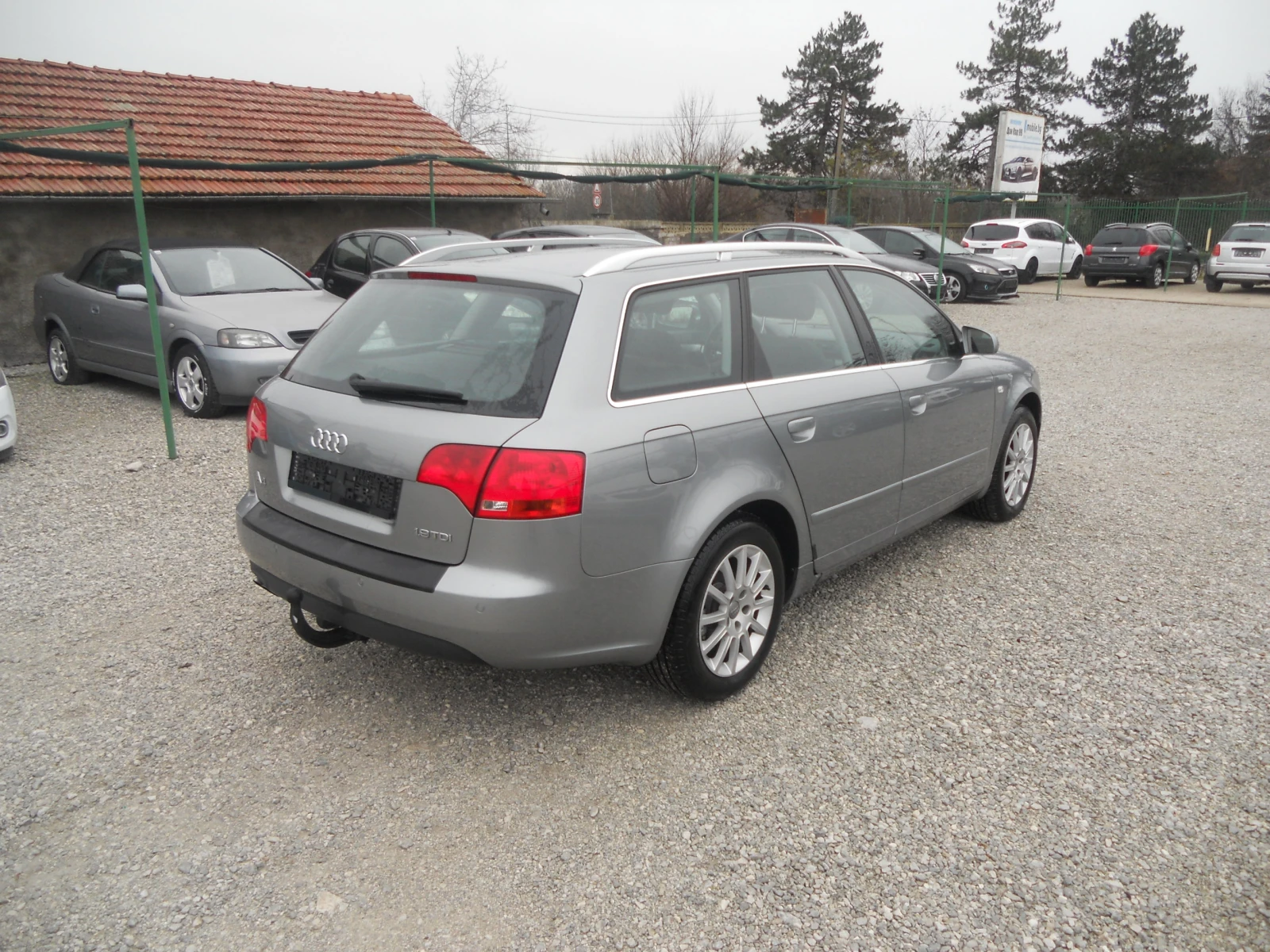 Audi A4 19 TDI ЛИЗИНГ! РЕАЛНИ КИЛОМЕТРИ+ СЕРВИЗНА ИСТОРИЯ - изображение 4