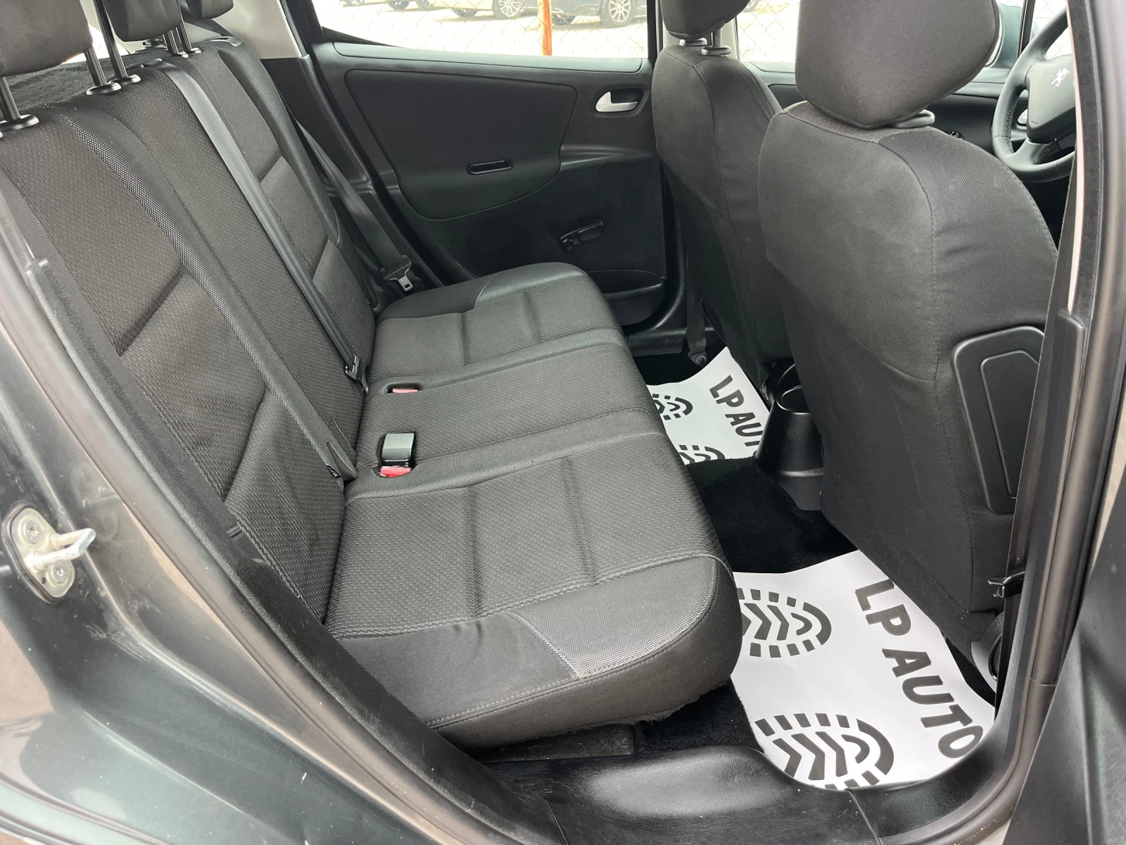 Peugeot 207 1.4i* 75k.c* ��� | Mobile.bg � ����������� 9