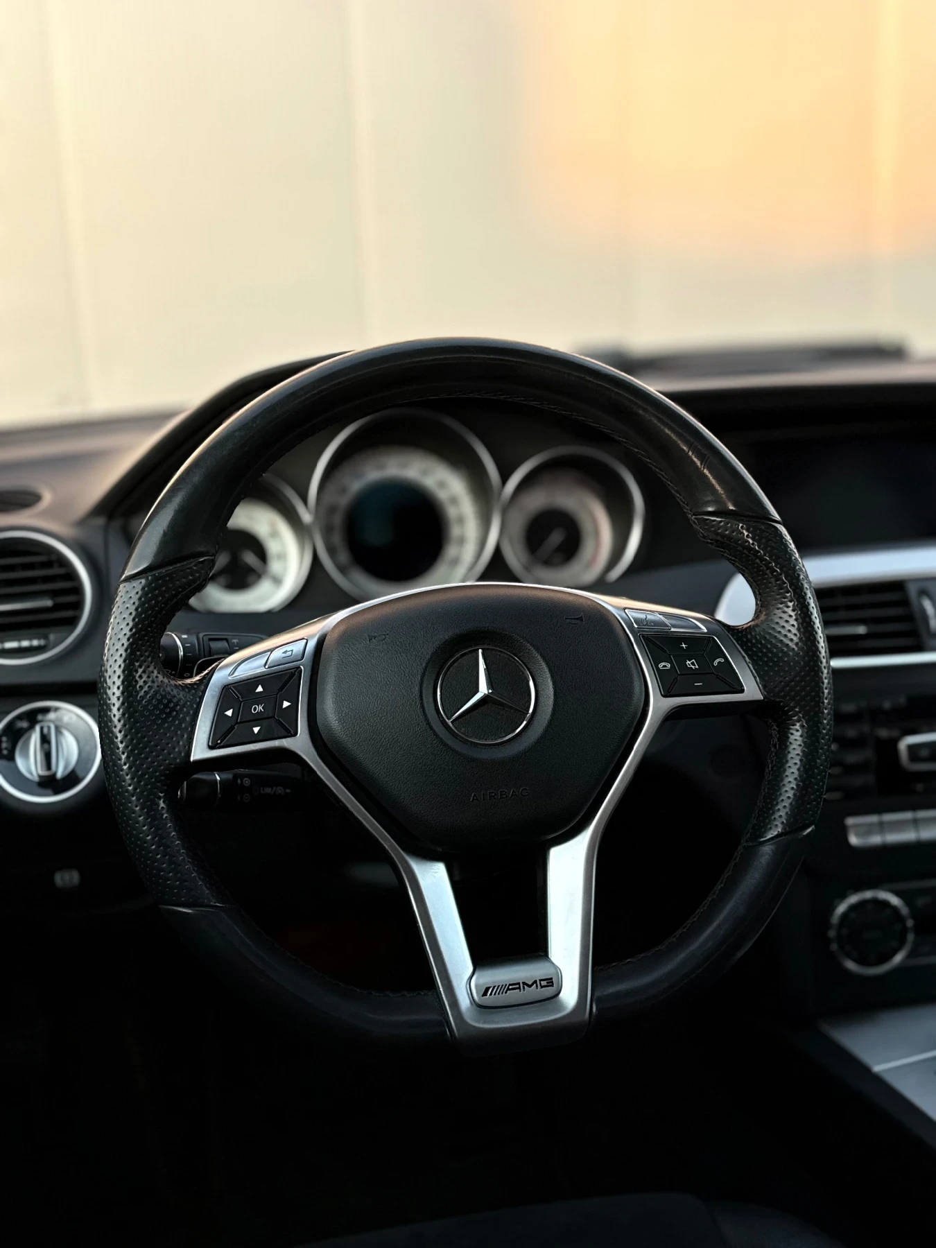 Mercedes-Benz C 350 AMG * * C EDITION* * УНИКАТ* , снимка 8 - Автомобили и джипове - 53803012