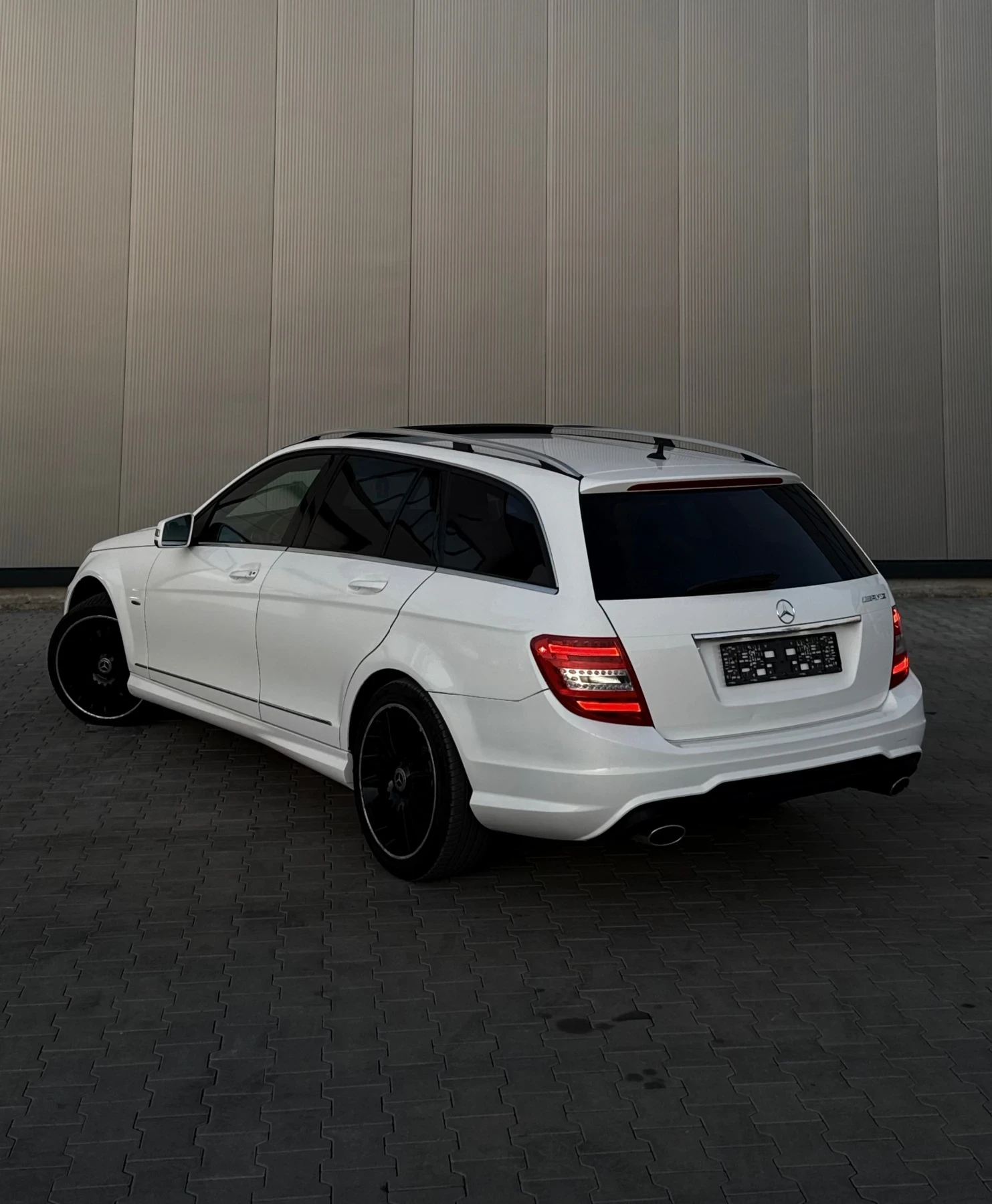 Mercedes-Benz C 350 AMG * * C EDITION* * УНИКАТ* , снимка 4 - Автомобили и джипове - 53803012