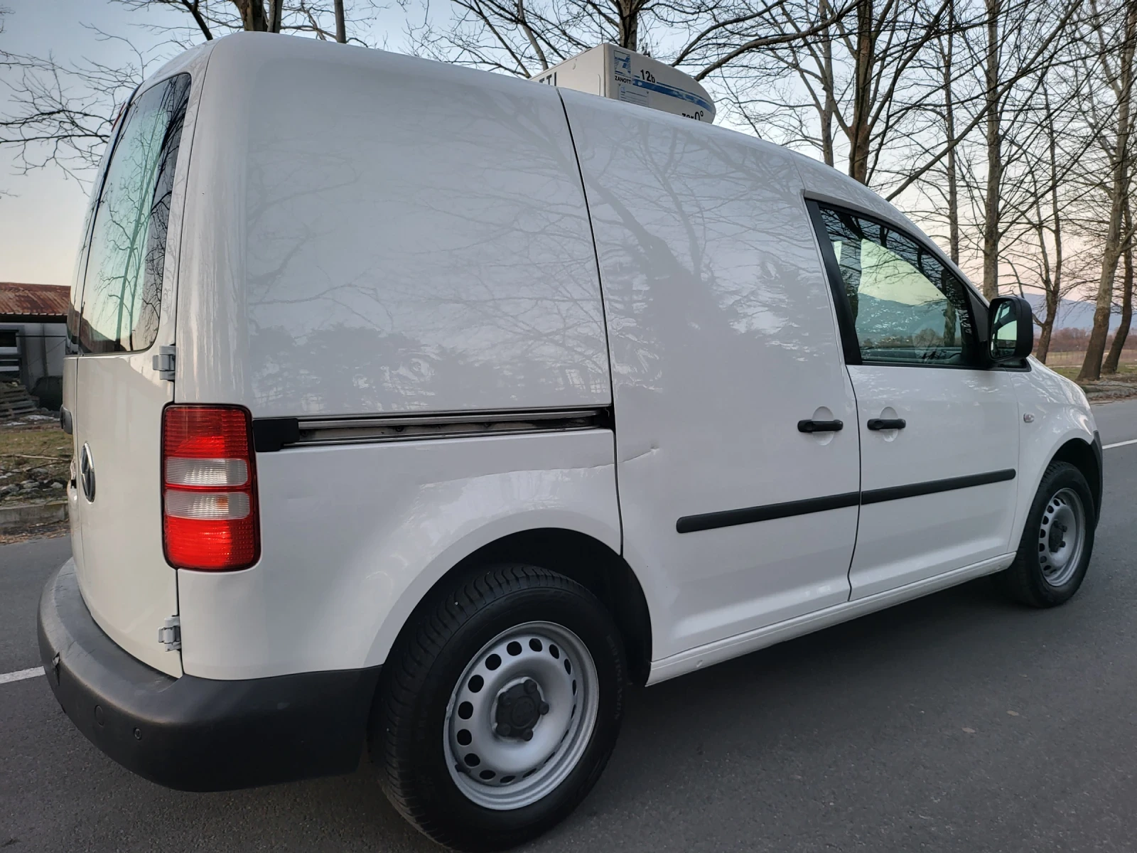VW Caddy, снимка 8 - Автомобили и джипове - 53850800
