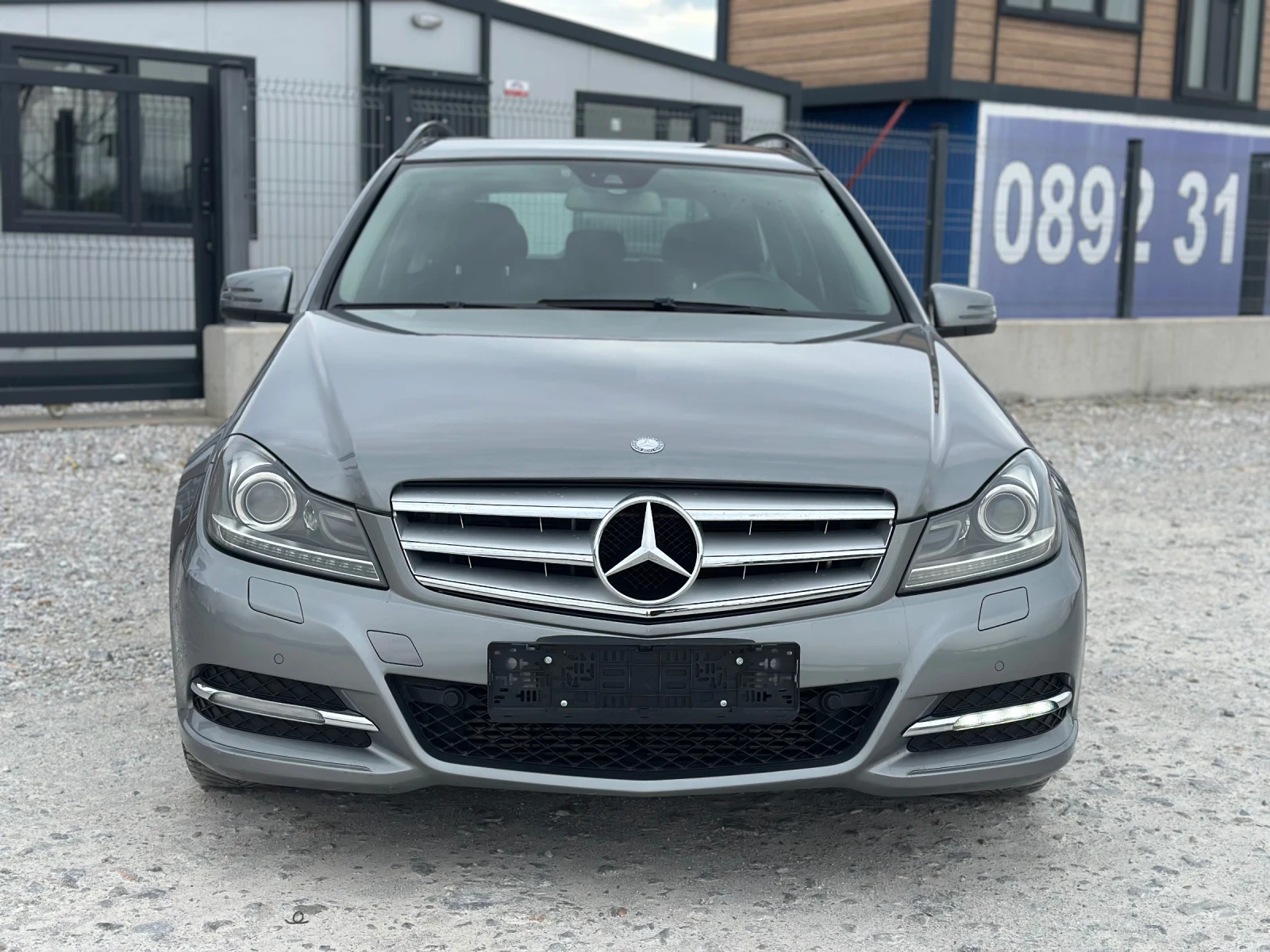 Mercedes-Benz 220, снимка 2 - Автомобили и джипове - 54151018