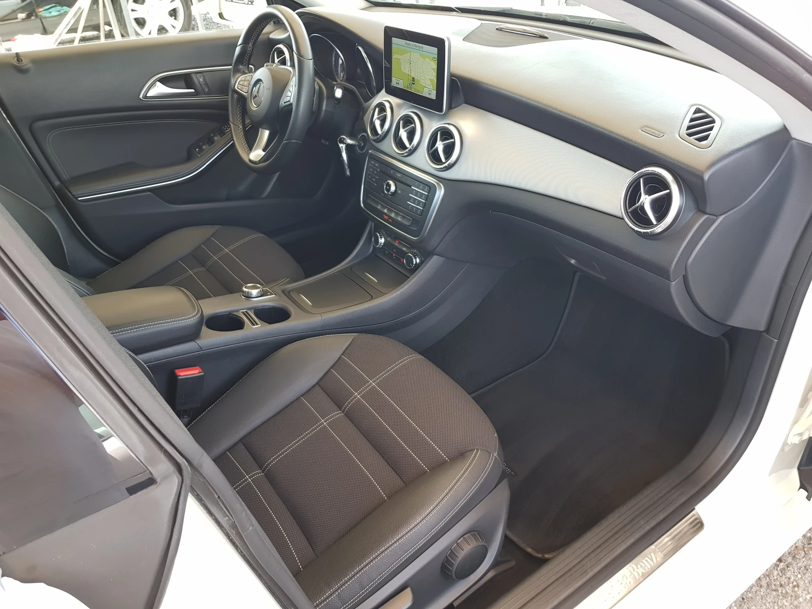 Mercedes-Benz CLA 200 CDI Shooting Brake Premium ЛИЗИНГ , снимка 11 - Автомобили и джипове - 54820992