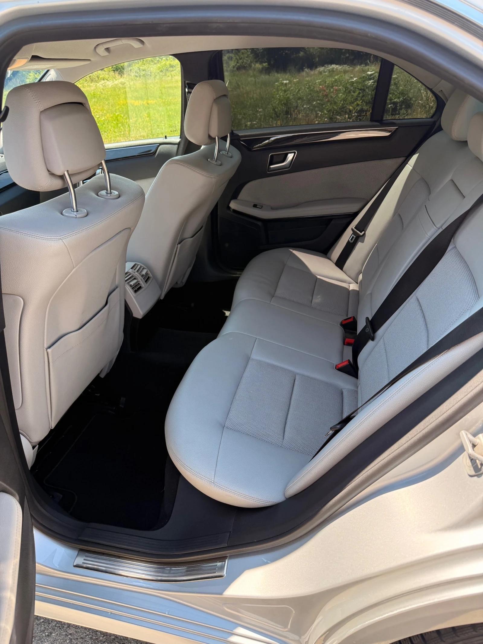 Mercedes-Benz E 350, снимка 14 - Автомобили и джипове - 54978596