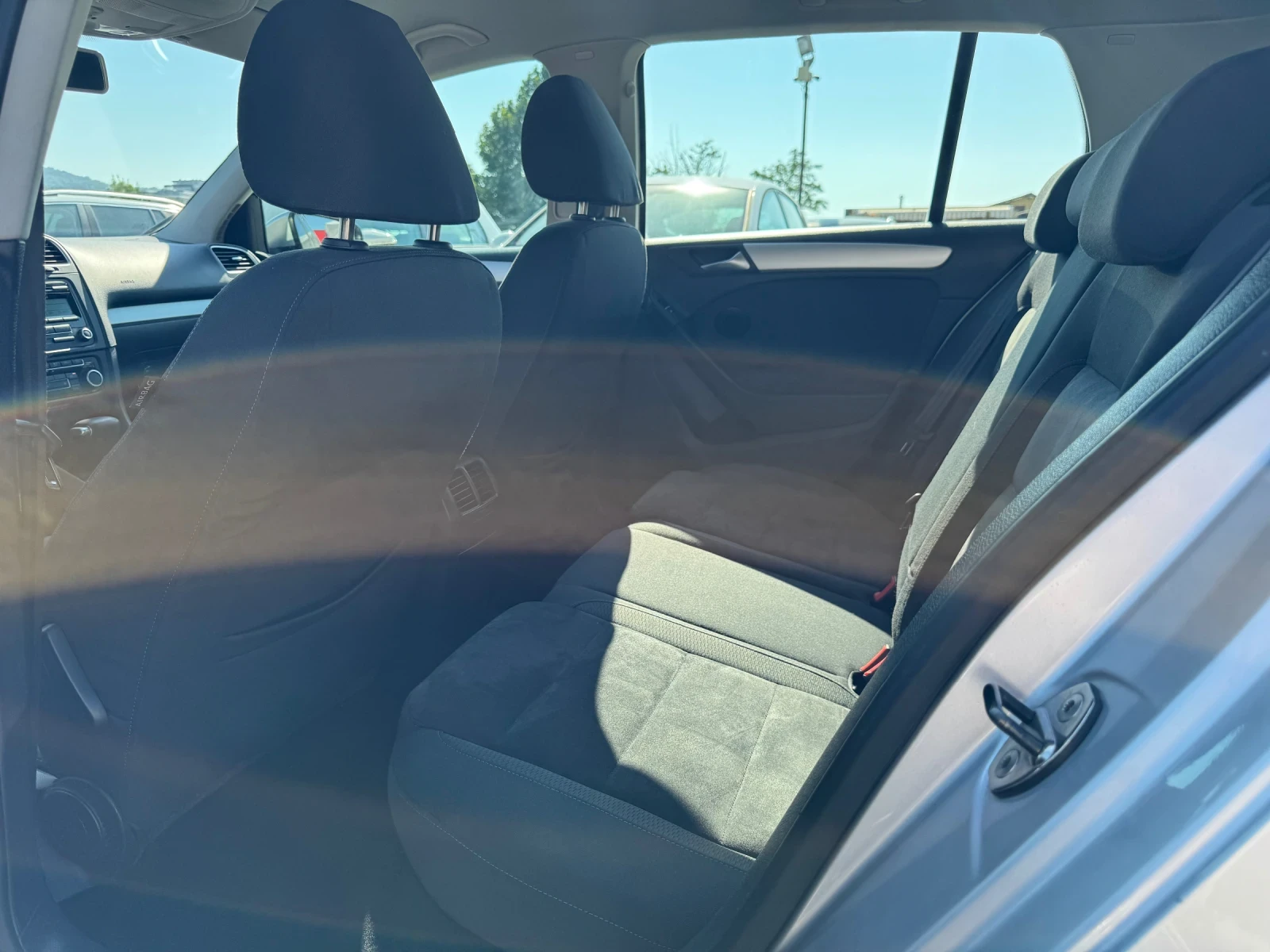 VW Golf 1.6TDI DSG Rline, снимка 14 - Автомобили и джипове - 55043135