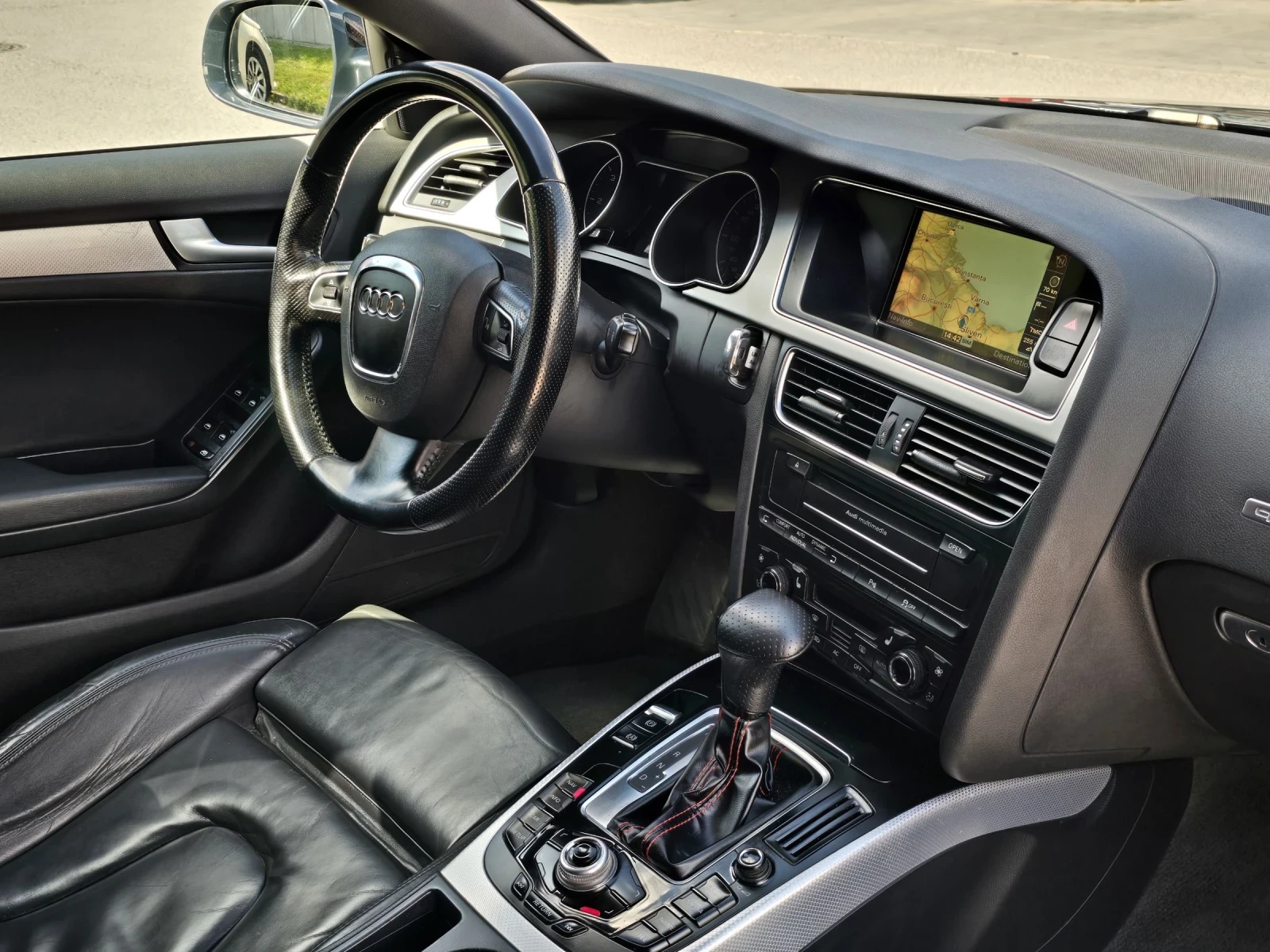 Audi A5 Sportback/3.0TDI/239HP/Sline/Line Assist/Blind Spo, снимка 16 - Автомобили и джипове - 55064403