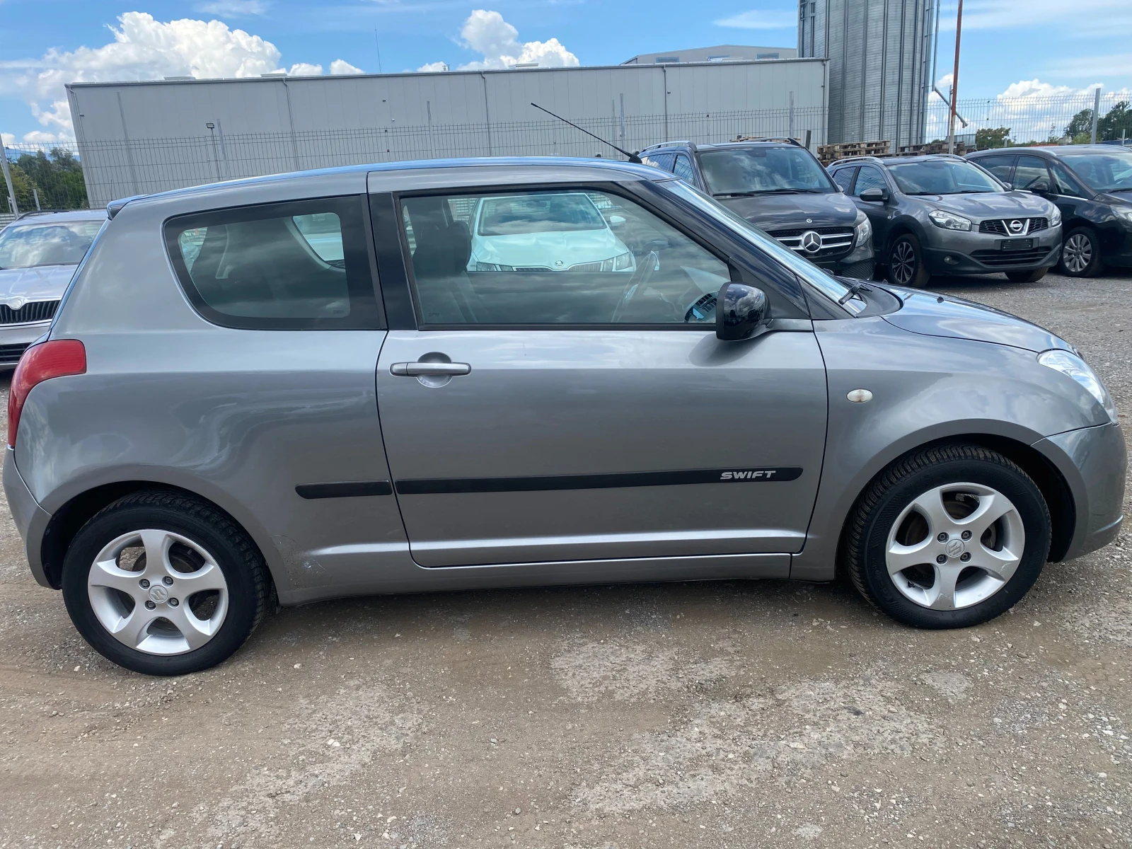 Suzuki Swift 1.3DDiS 191х.км, снимка 5 - Автомобили и джипове - 55219878