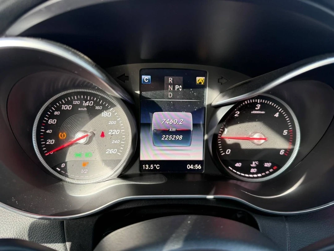 Mercedes-Benz C 220 C 220d, снимка 10 - Автомобили и джипове - 55469284