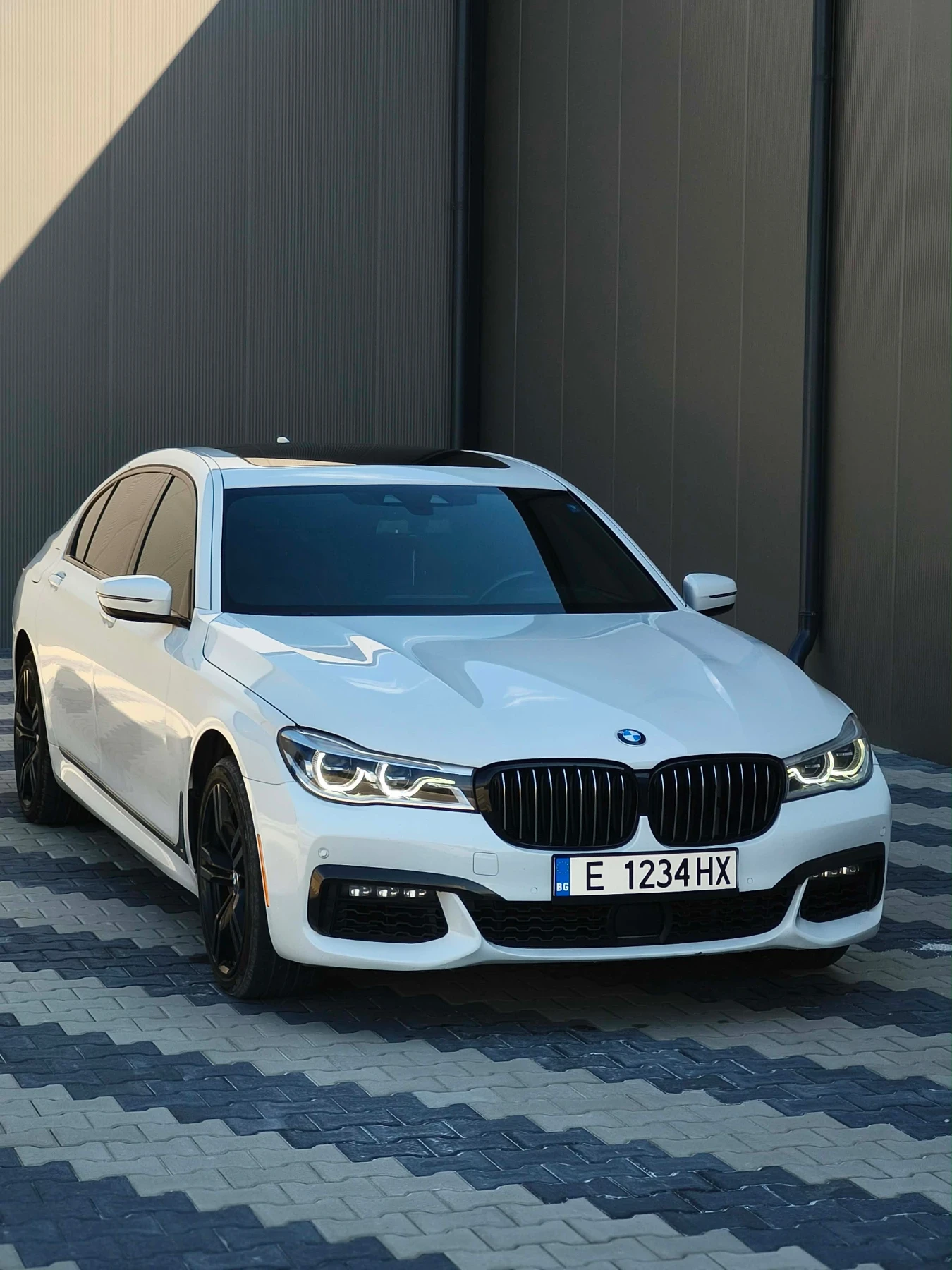 BMW 750 | LONG 4. 4 V8 449кс | ЗАДНО | M PACK | 