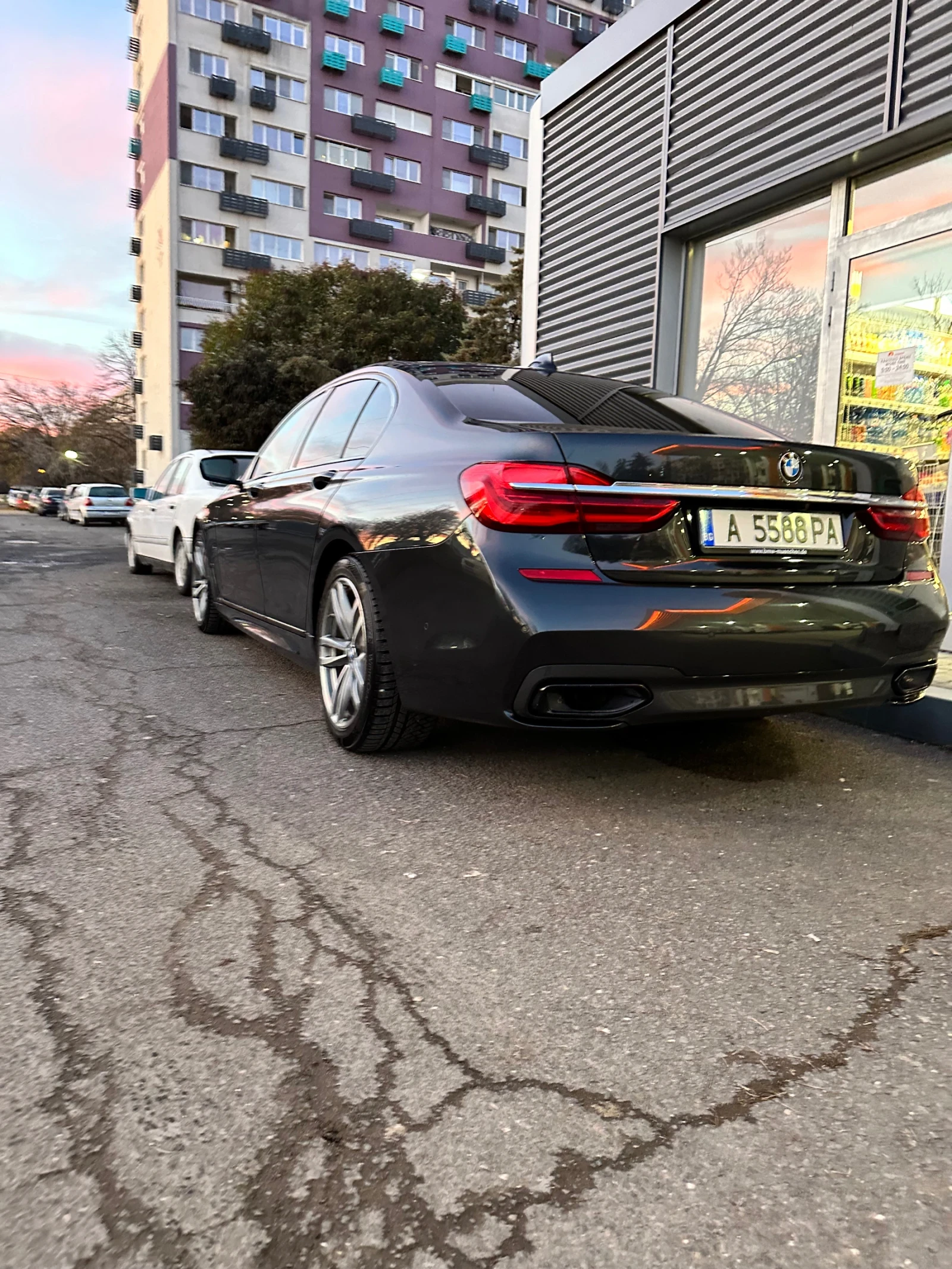 BMW 740 G11, снимка 2 - Автомобили и джипове - 56093196