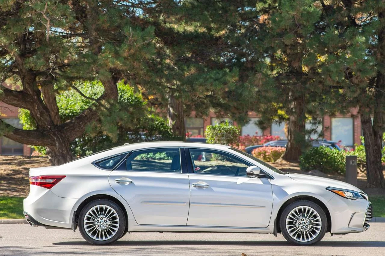 Toyota Avalon Limited, снимка 7 - Автомобили и джипове - 56528152