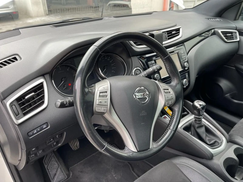 Nissan Qashqai, снимка 11 - Автомобили и джипове - 44305779