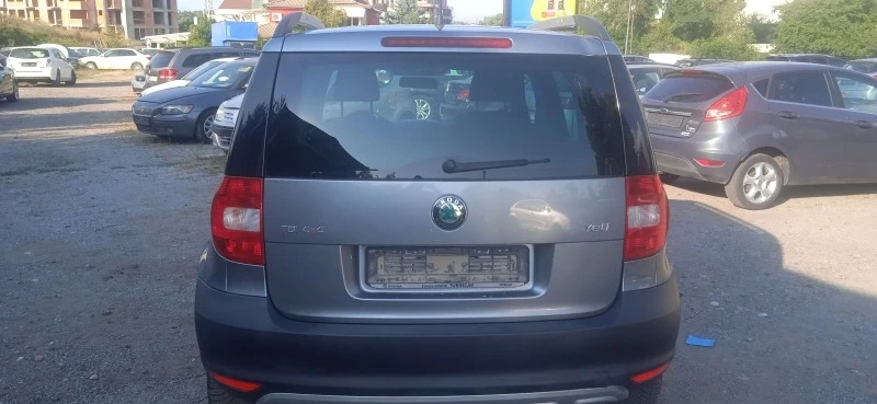 Skoda Yeti 2.0 TDI 4x4, снимка 3 - Автомобили и джипове - 46792888