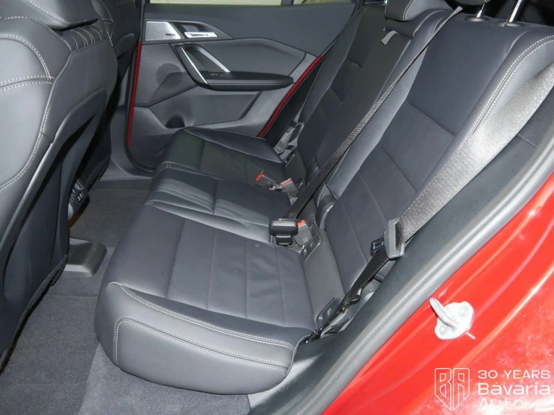 BMW iX2 30 xDrive M Sport Paket, снимка 8 - Автомобили и джипове - 52833538