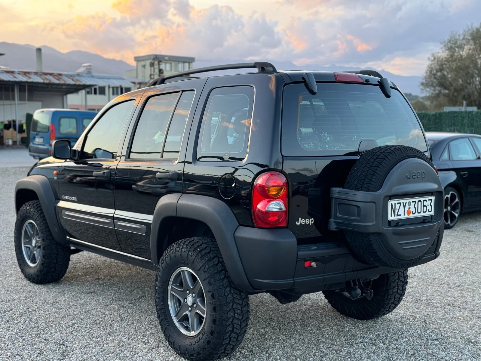 Jeep Cherokee 2.4i 150hp OFF-ROAD  - изображение 4