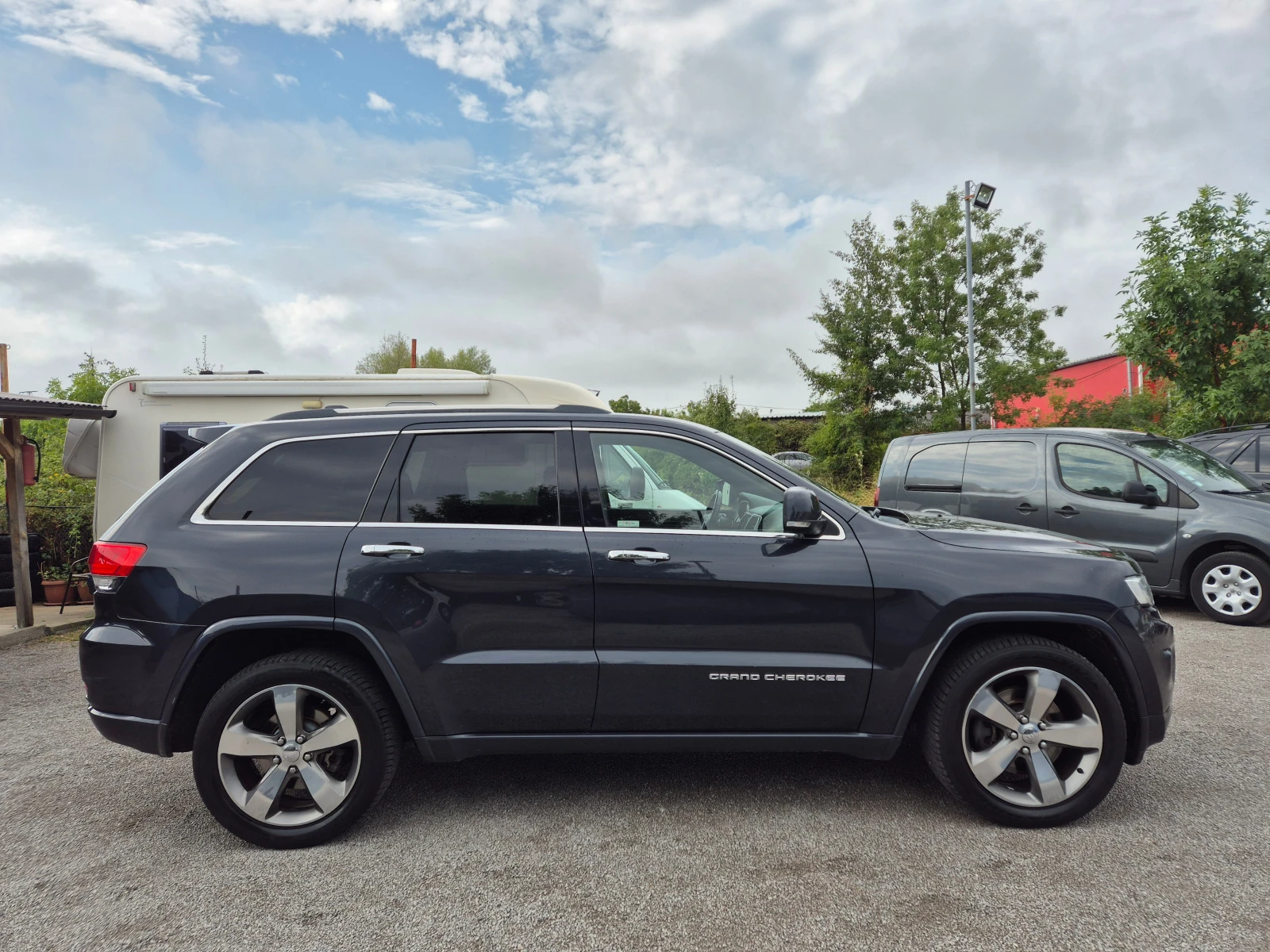 Jeep Grand cherokee 3.0-CRD///OVERLAND///FULL - изображение 4