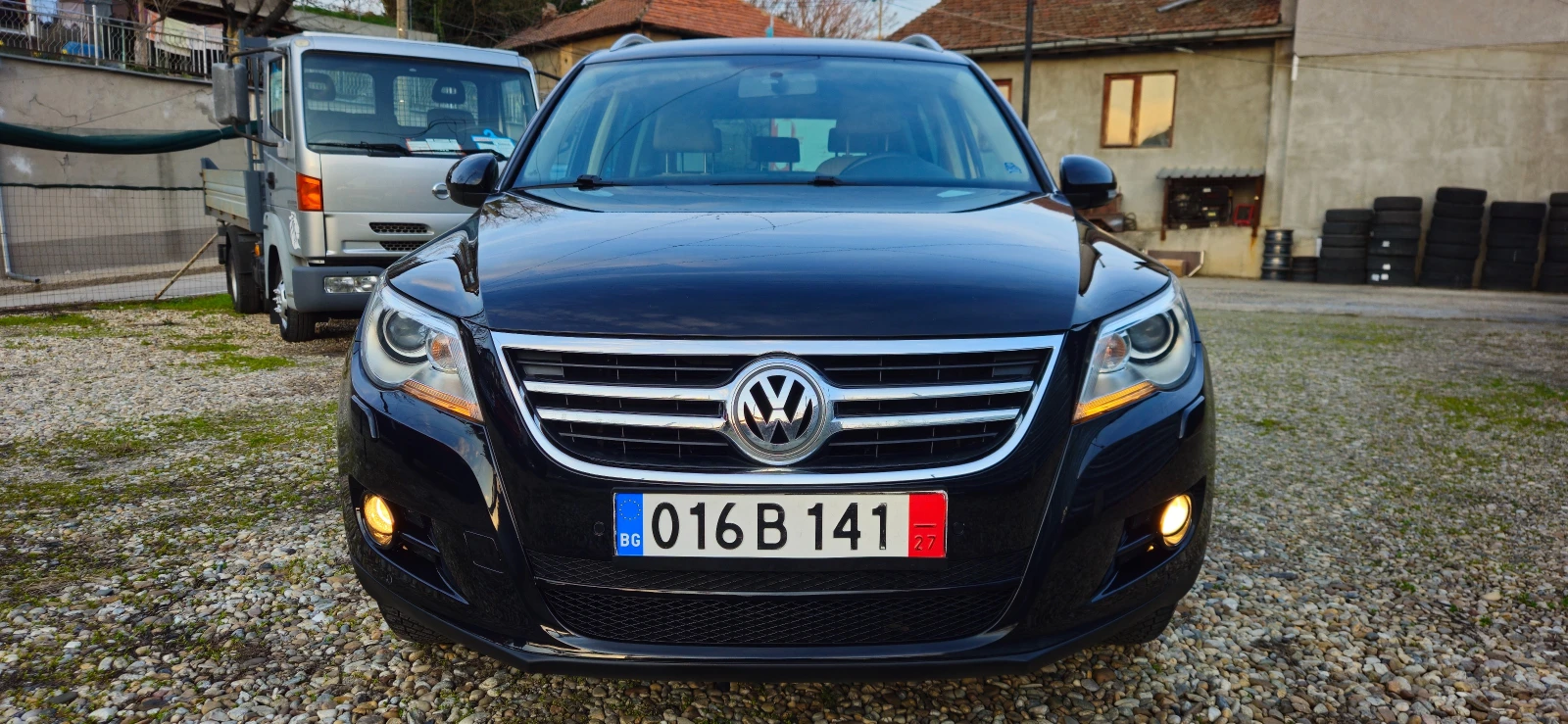 VW Tiguan 2, 0ТDi-140кс* 2009г* 4Х4* НАВИ* TV* DVD* КОЖА* ТО, снимка 2 - Автомобили и джипове - 53994538