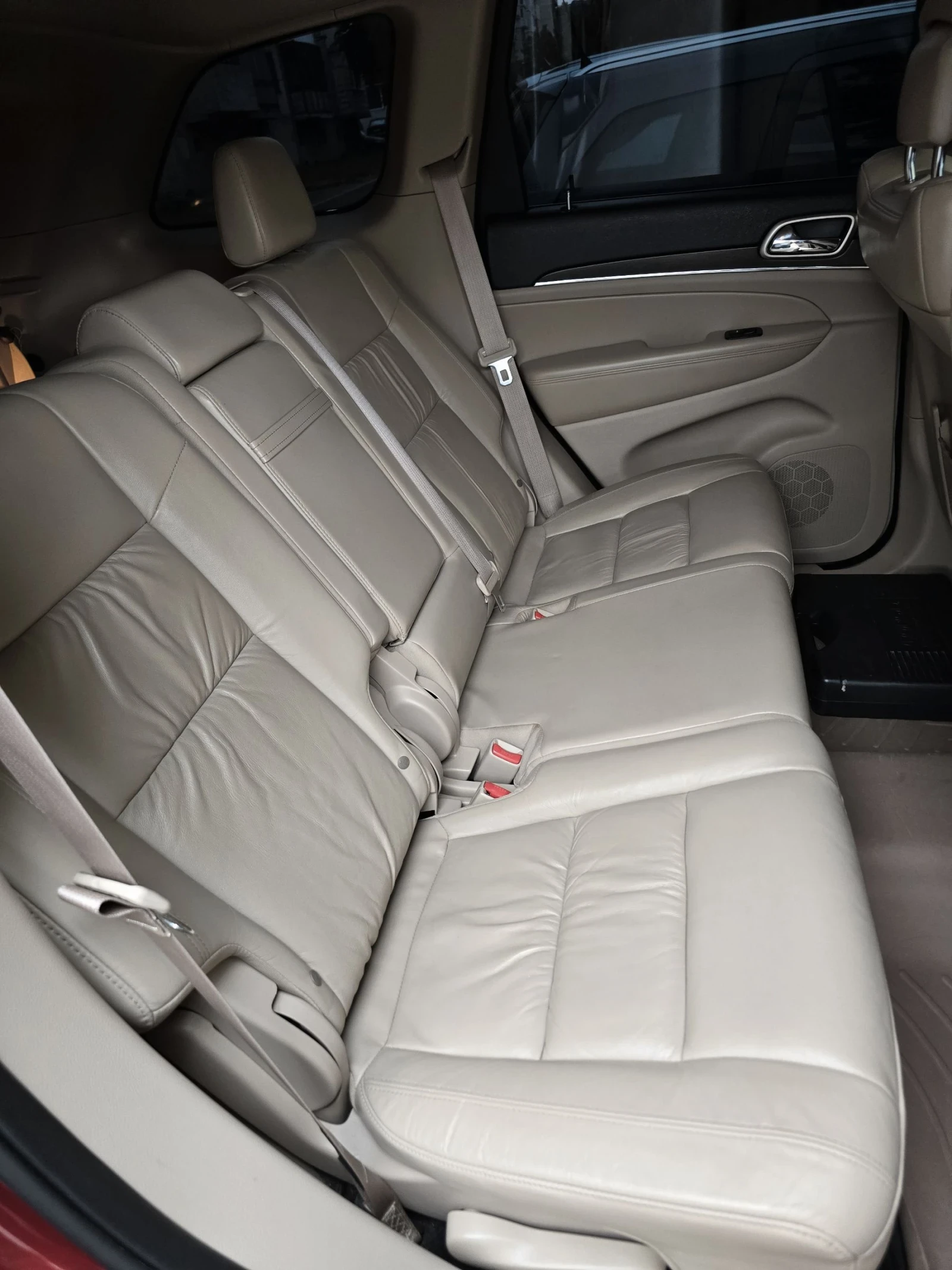 Jeep Grand cherokee 5.7, снимка 9 - Автомобили и джипове - 54542609