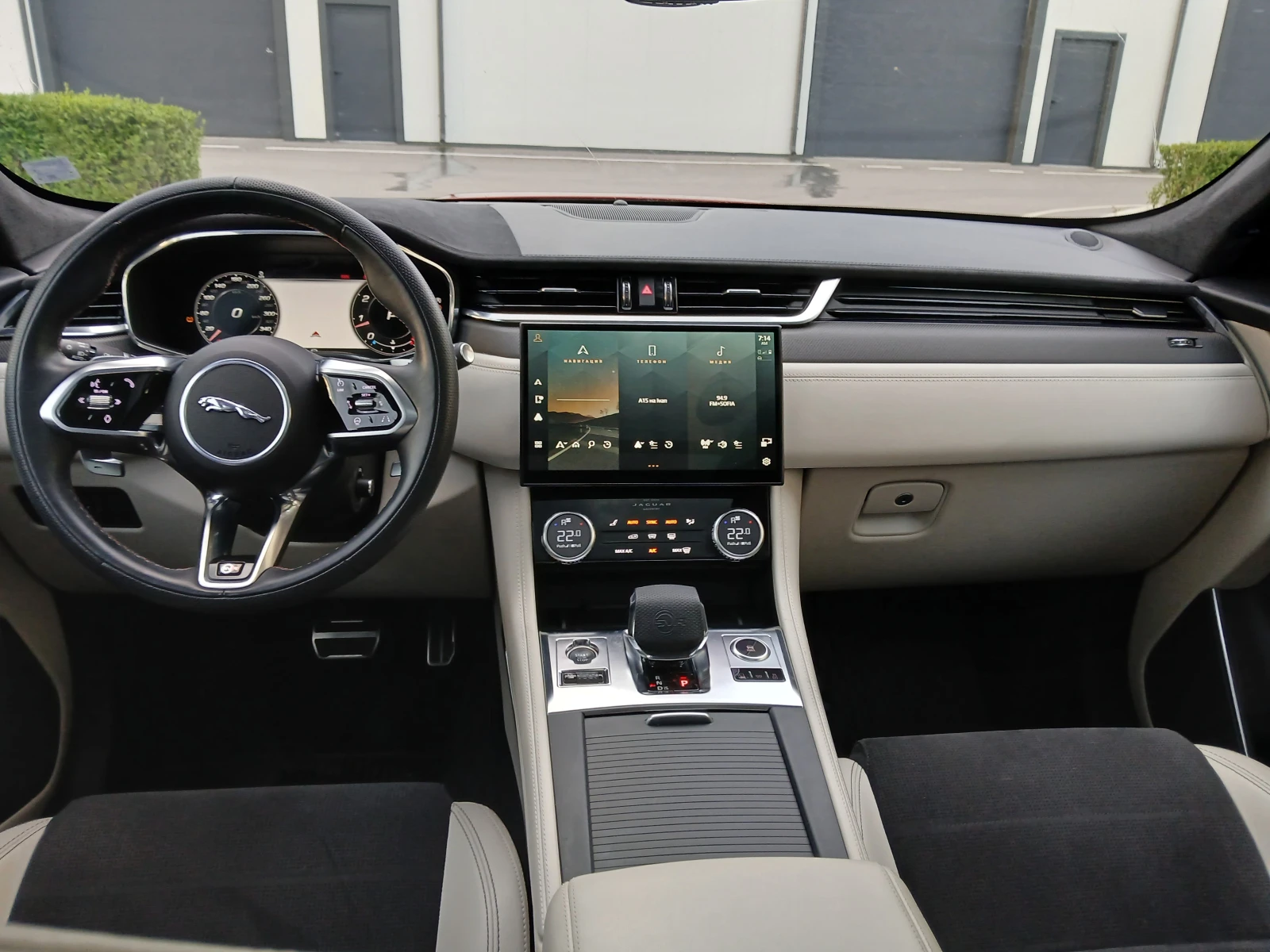 Jaguar F-PACE SVR, снимка 6 - Автомобили и джипове - 54559198