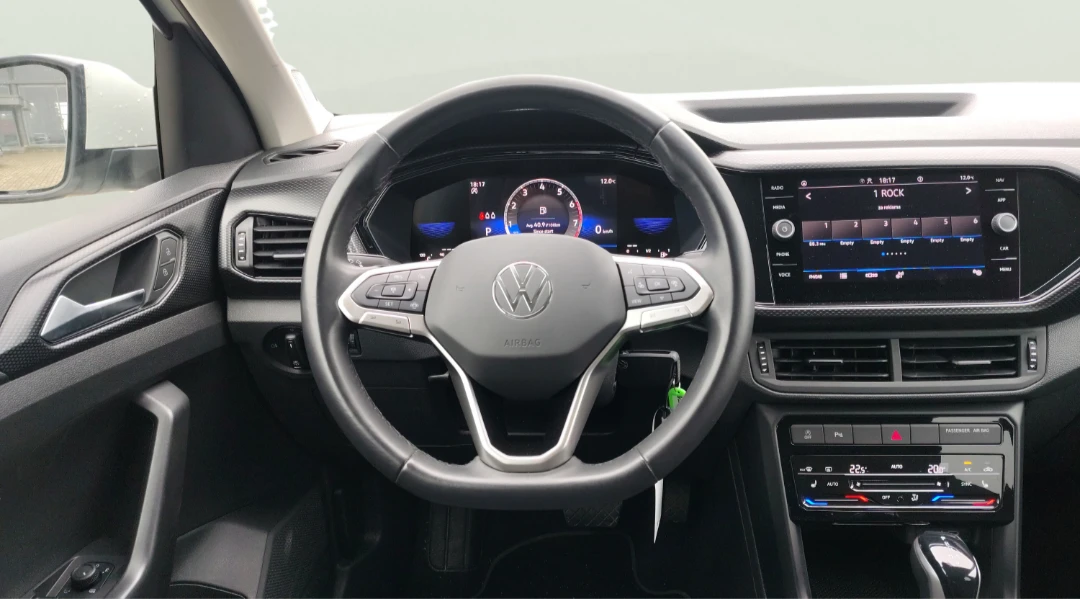 VW T-Cross 1.0 TFSI, снимка 11 - Автомобили и джипове - 54963710