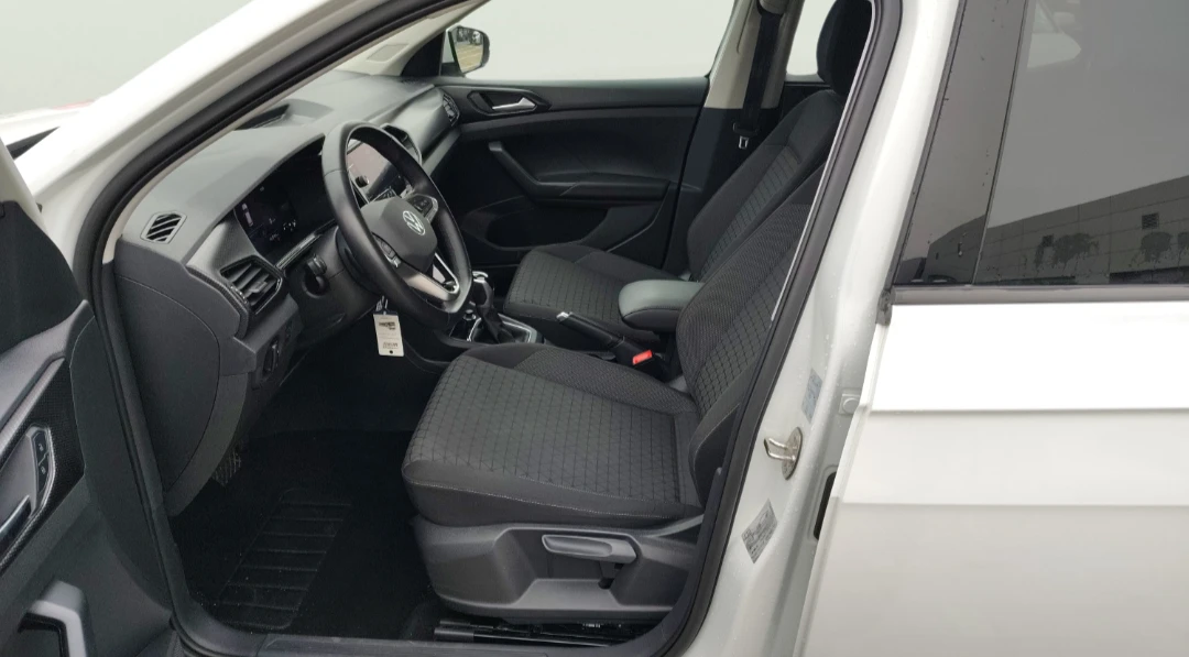 VW T-Cross 1.0 TFSI, снимка 13 - Автомобили и джипове - 54963710