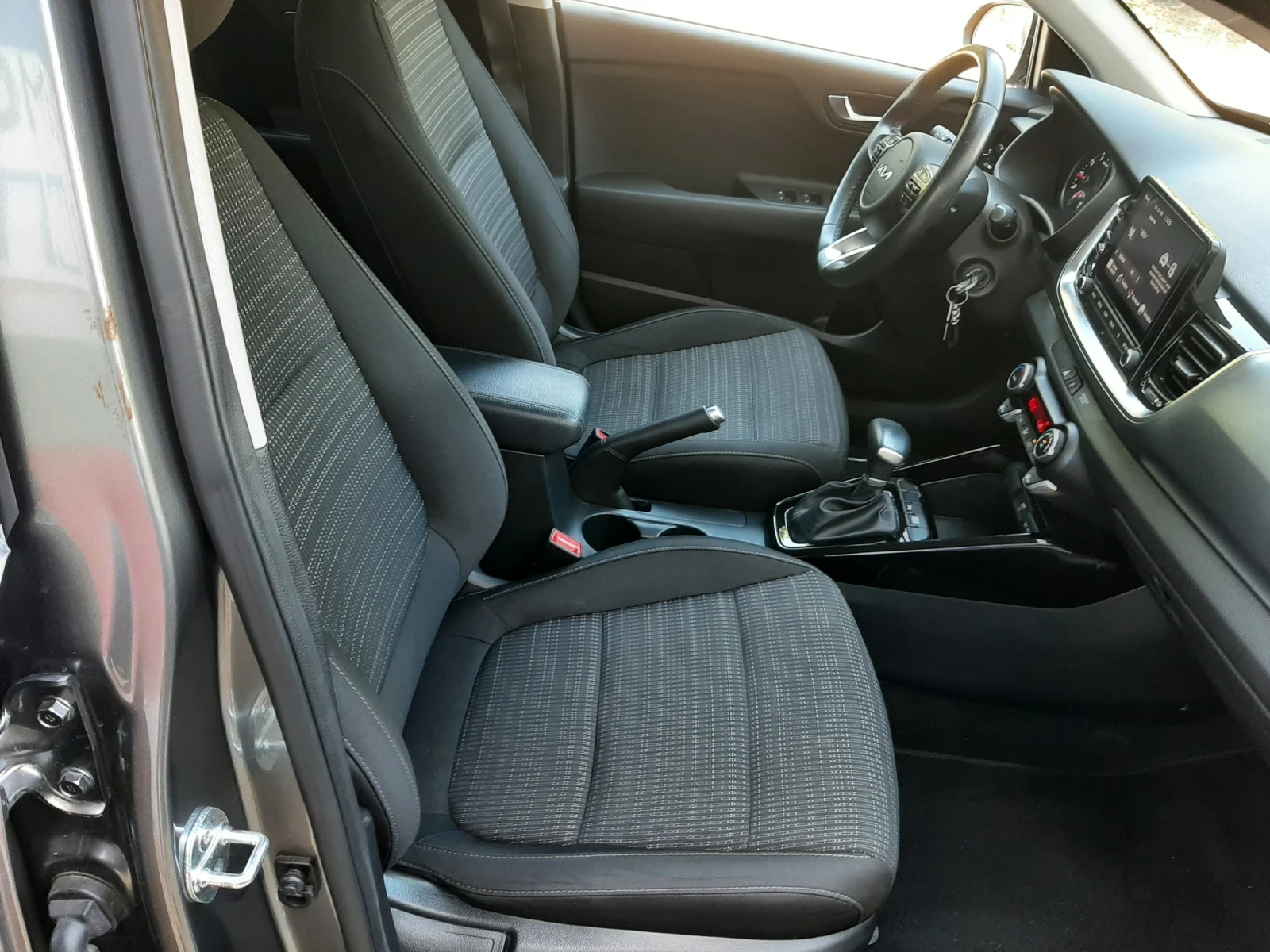 Kia Stonic 1.0 ГАЗ-БЕНЗИН  АВТОМАТИК , снимка 13 - Автомобили и джипове - 55503823