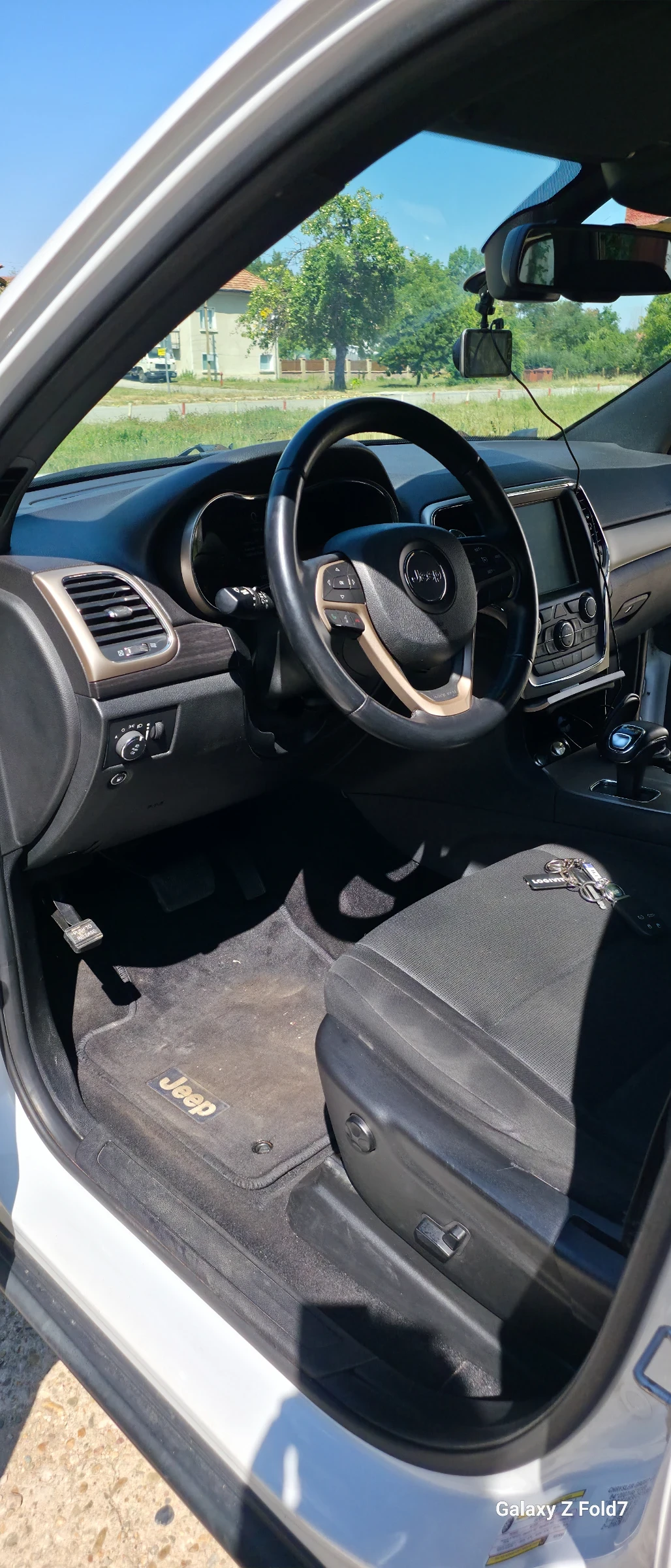 Jeep Grand cherokee LAREDO, снимка 11 - Автомобили и джипове - 55543503