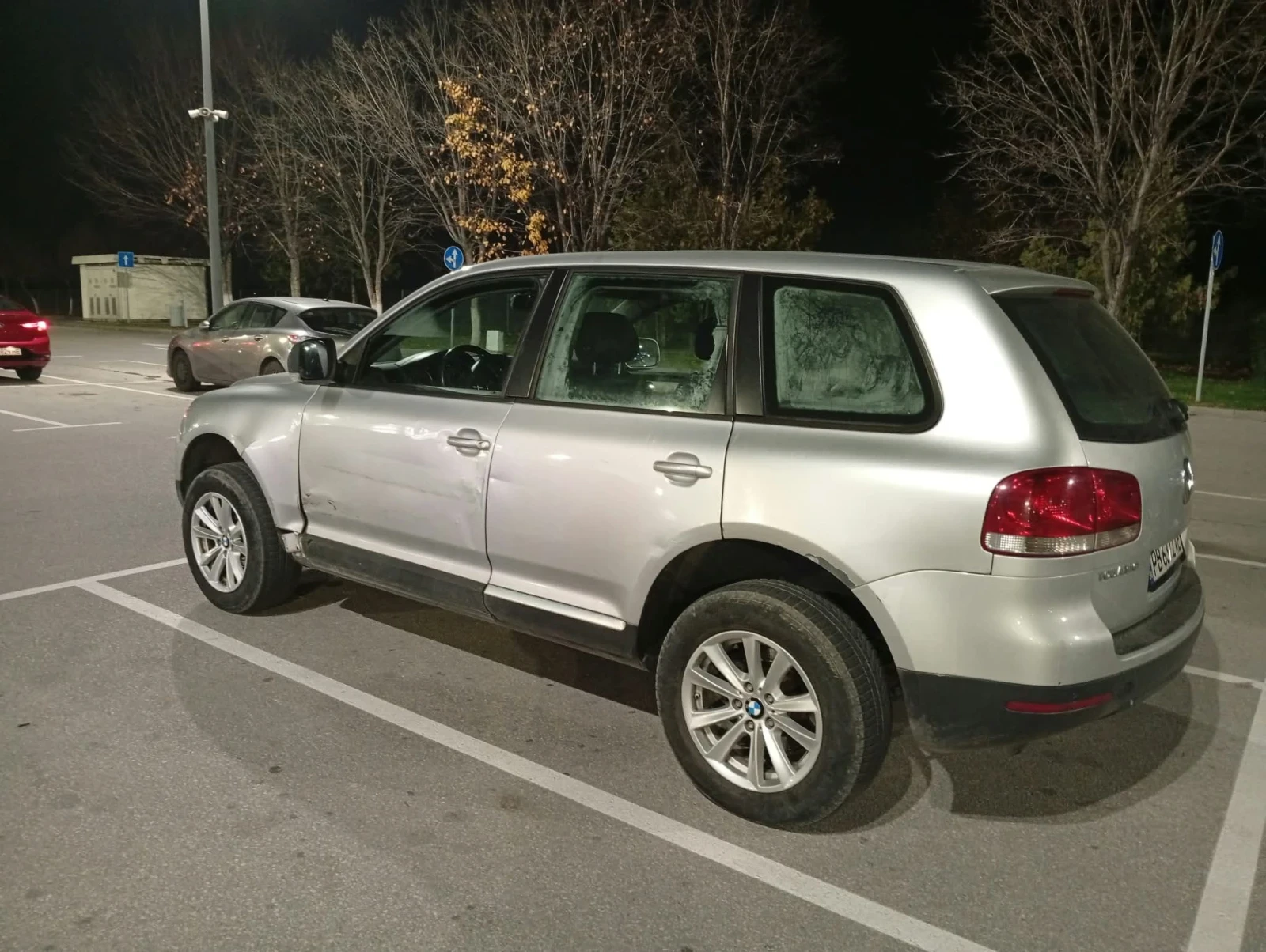 VW Touareg 2.5, снимка 3 - Автомобили и джипове - 56615380