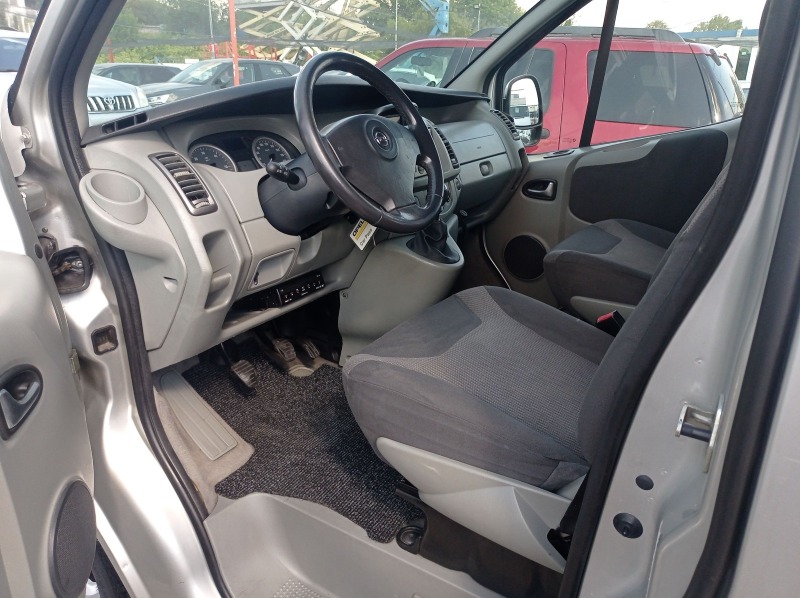 Opel Vivaro 2.5 ИТАЛИЯ, снимка 5 - Бусове и автобуси - 46674604