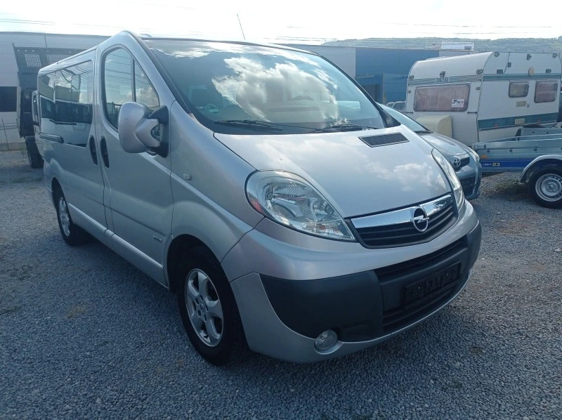 Opel Vivaro 2.5 ИТАЛИЯ, снимка 2 - Бусове и автобуси - 46674604