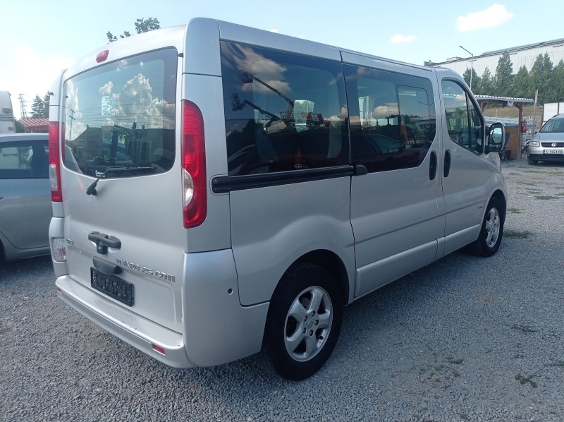 Opel Vivaro 2.5 ИТАЛИЯ, снимка 3 - Бусове и автобуси - 46674604