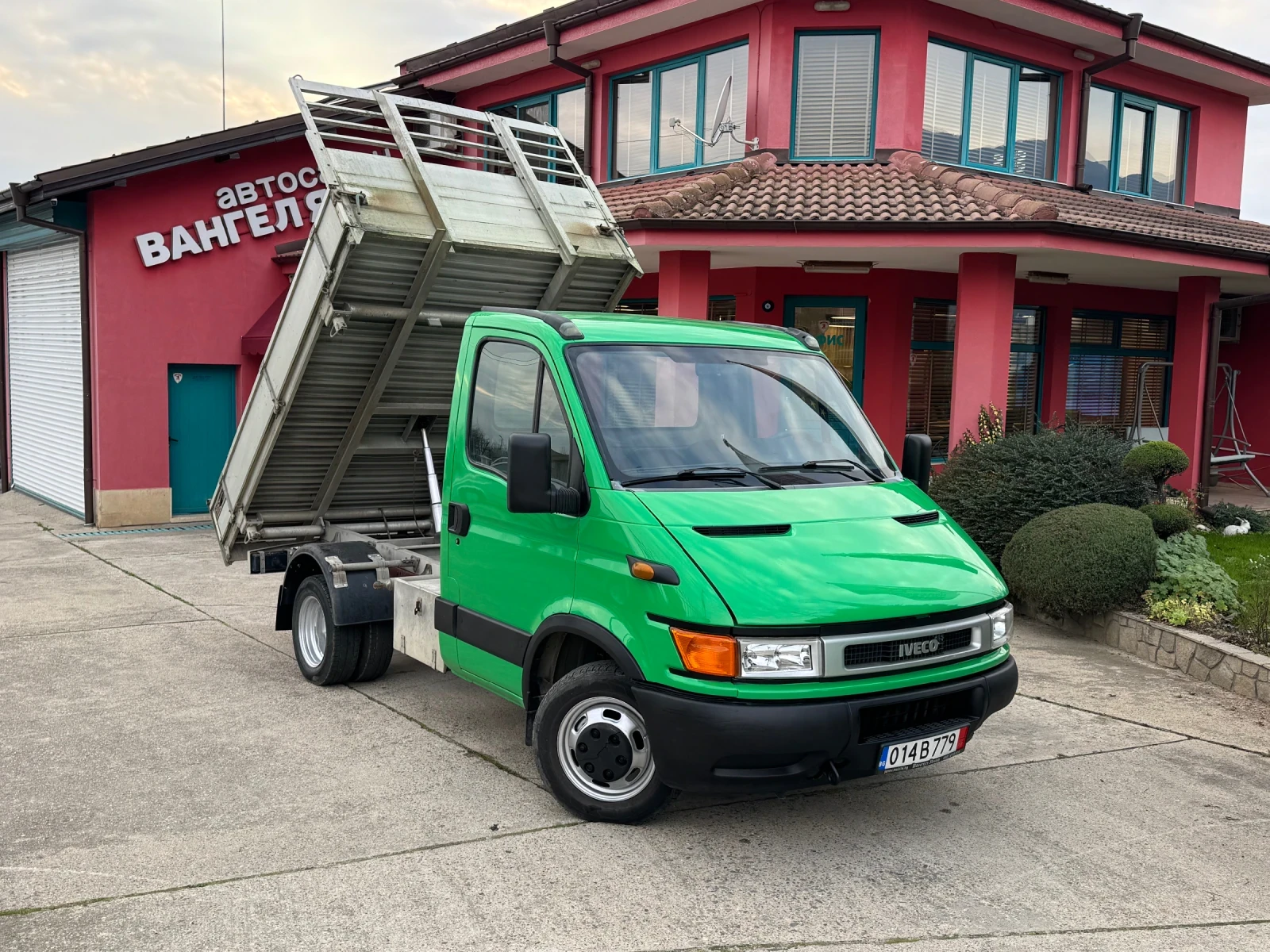 Iveco Daily 35C13* 2.8HPT* Тристранен самосвал - изображение 8