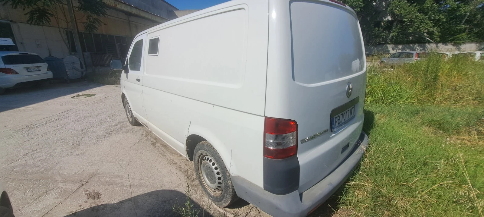 VW Transporter 2.0 TDI БРОНИРАН, снимка 3 - Бусове и автобуси - 55611308