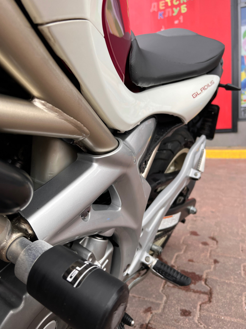 Suzuki Gladius, снимка 2 - Мотоциклети и мототехника - 46152518