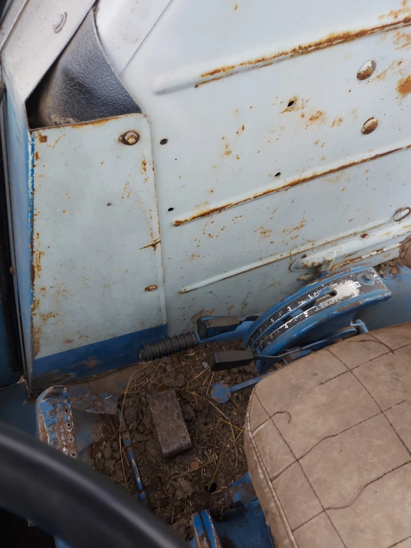 Трактор Ford 4600, снимка 11 - Селскостопанска техника - 52818748