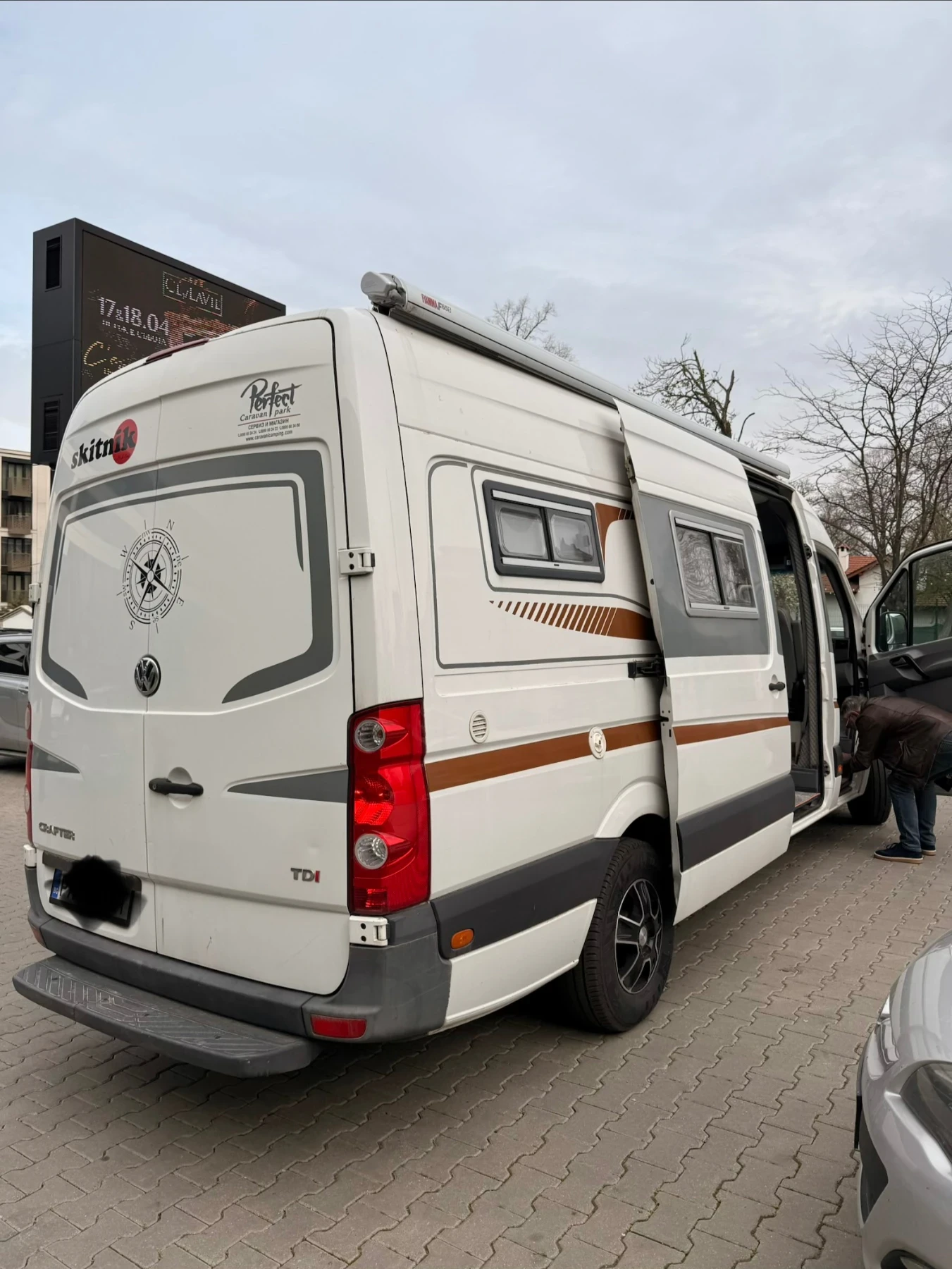 Кемпер VW CRAFTER , снимка 4 - Каравани и кемпери - 54415829