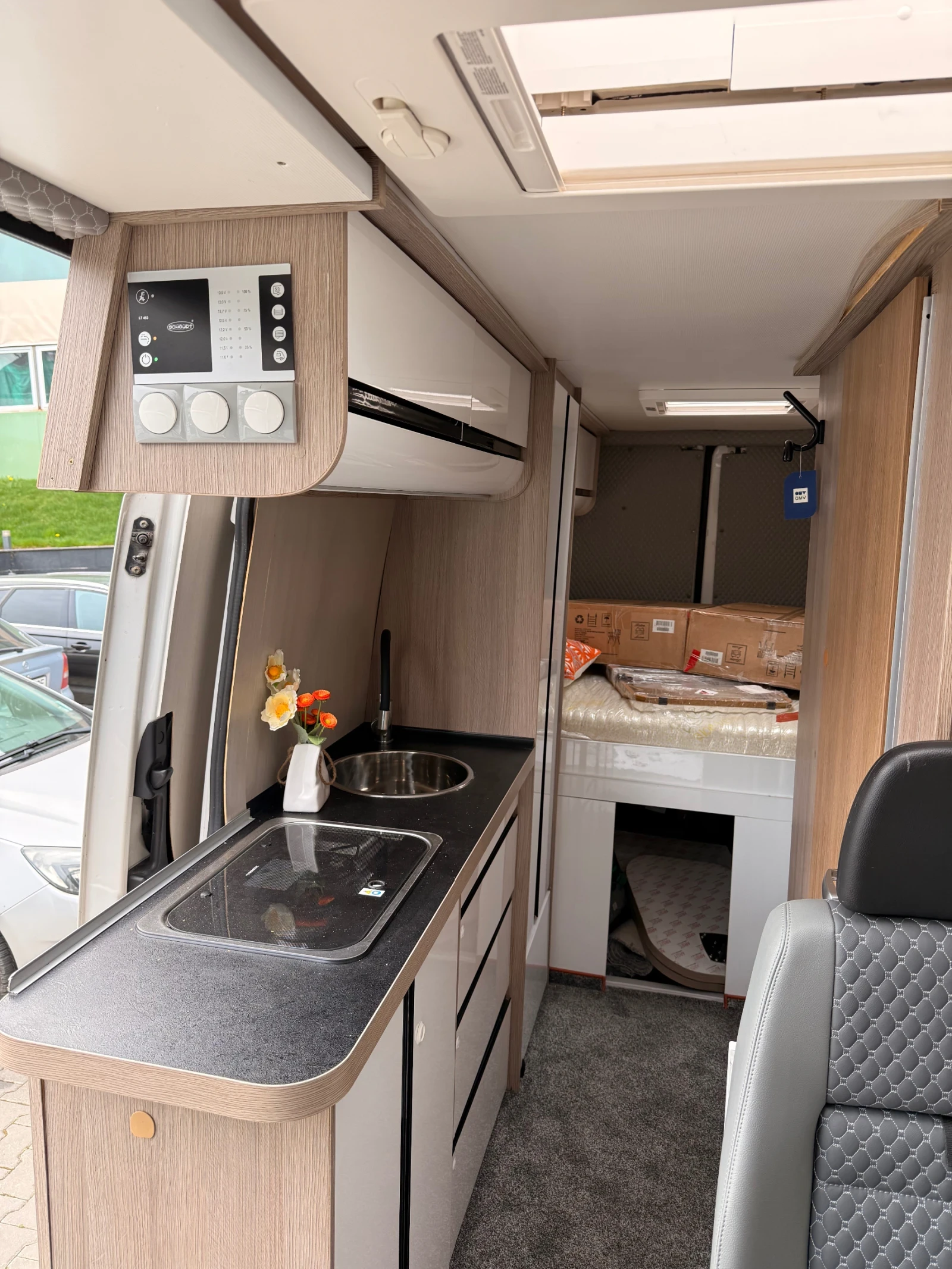 Кемпер VW CRAFTER , снимка 6 - Каравани и кемпери - 54415829