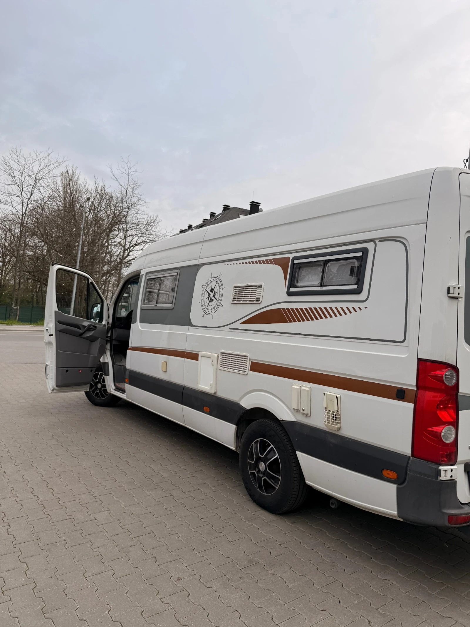 Кемпер VW CRAFTER , снимка 2 - Каравани и кемпери - 54415829