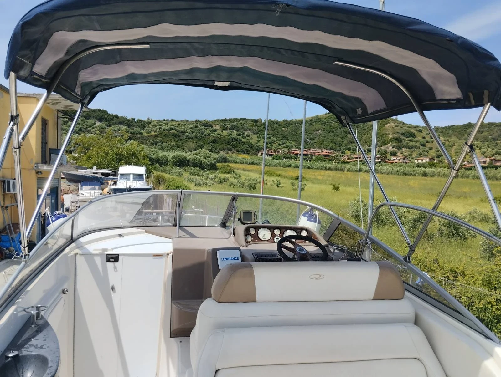 Моторна яхта Regal 2665 - изображение 6