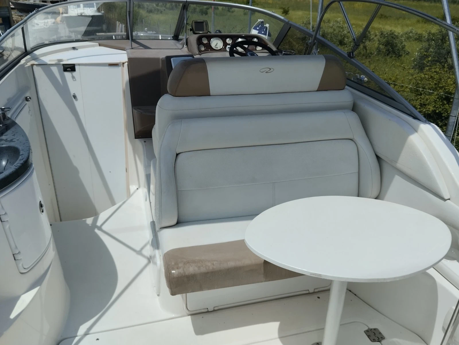 Моторна яхта Regal 2665 - изображение 7