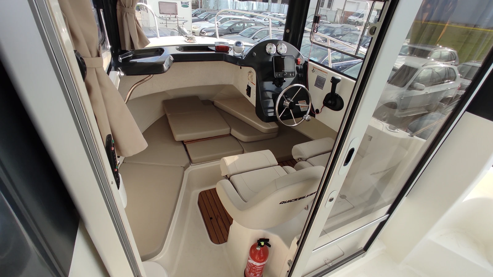 Моторна яхта Quicksilver 605 PILOT HOUSE-MERRY FISHER , снимка 8 - Воден транспорт - 55609592