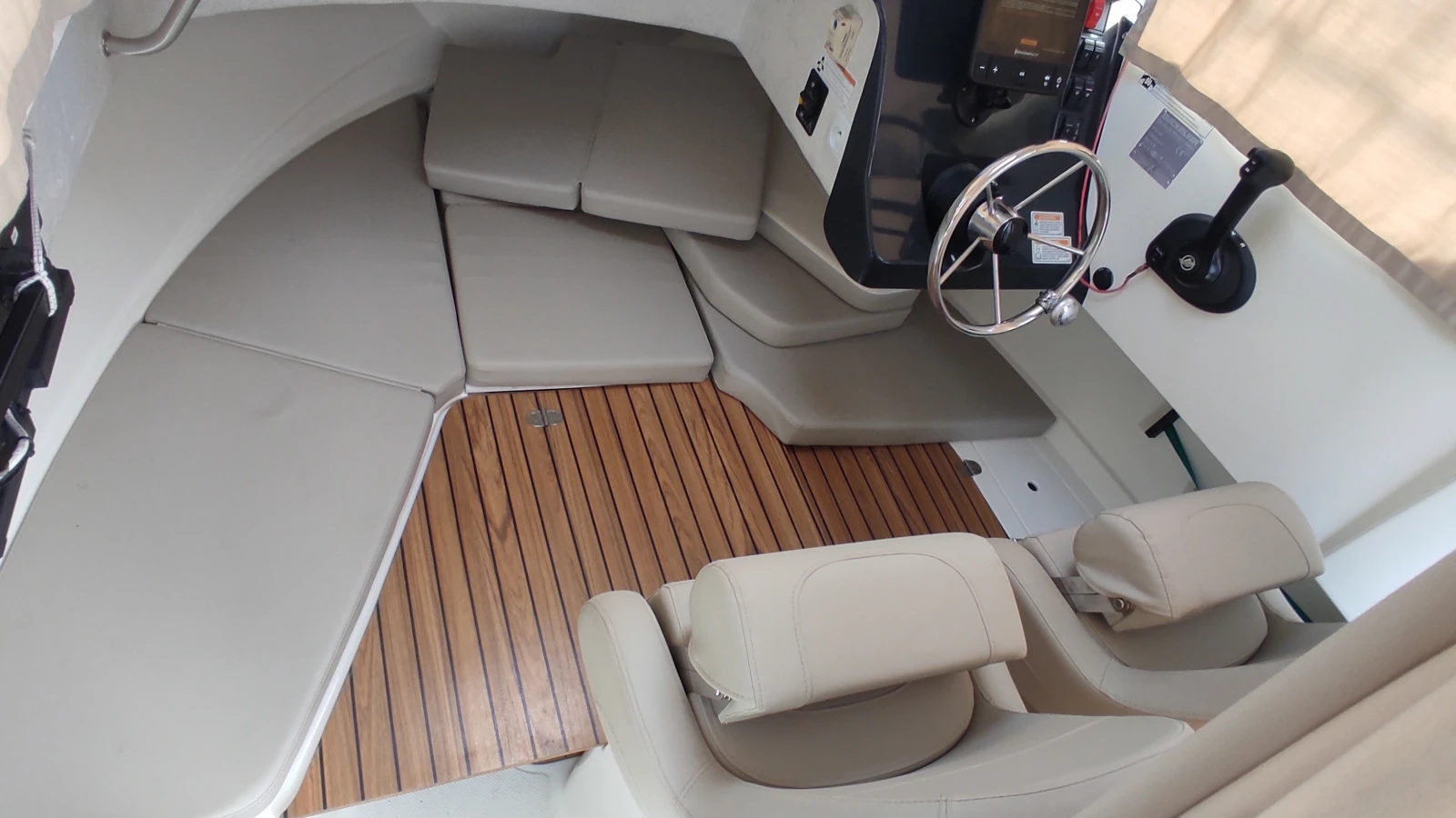 Моторна яхта Quicksilver 605 PILOT HOUSE-MERRY FISHER , снимка 14 - Воден транспорт - 55609592