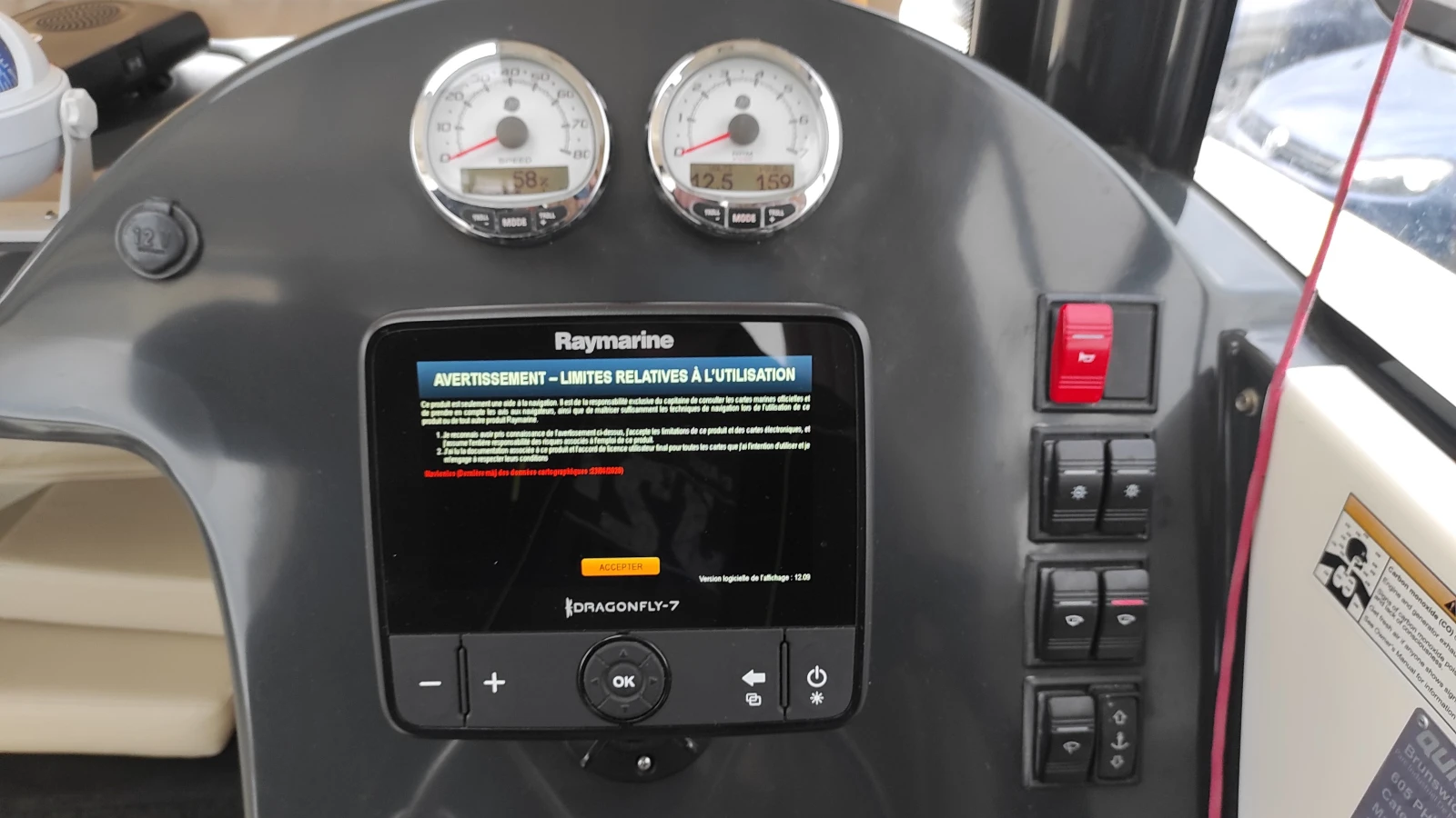 Моторна яхта Quicksilver 605 PILOT HOUSE-MERRY FISHER , снимка 16 - Воден транспорт - 55609592